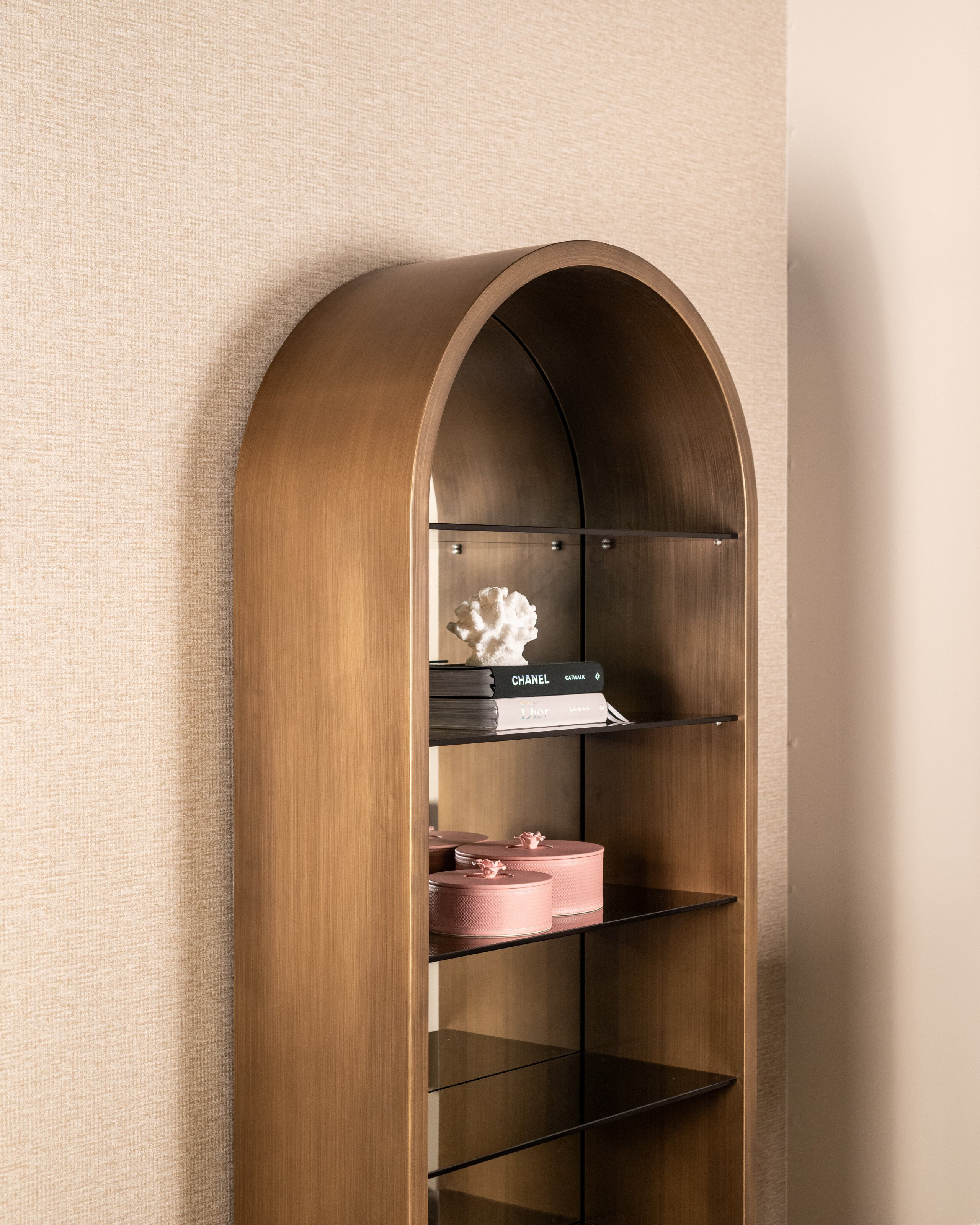 Richmond Wandkast 'Bowic' 210 x 90cm, kleur Brushed Gold