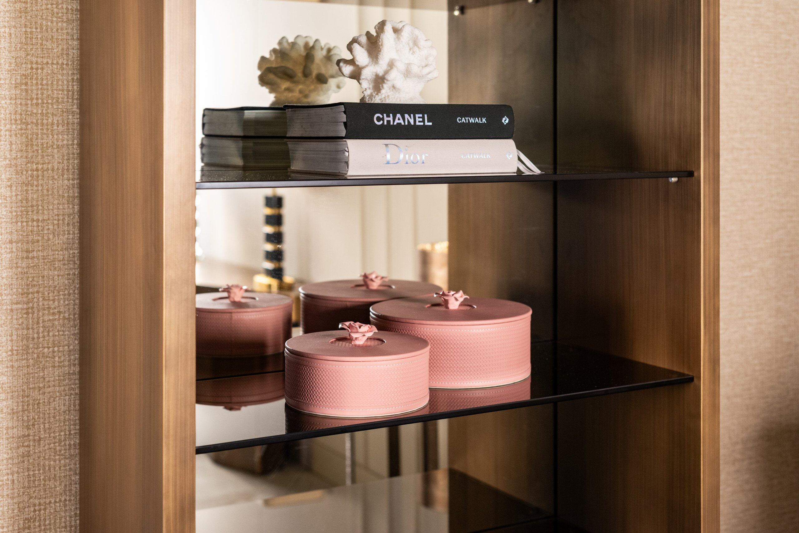 Richmond Wandkast 'Bowic' 210 x 90cm, kleur Brushed Gold