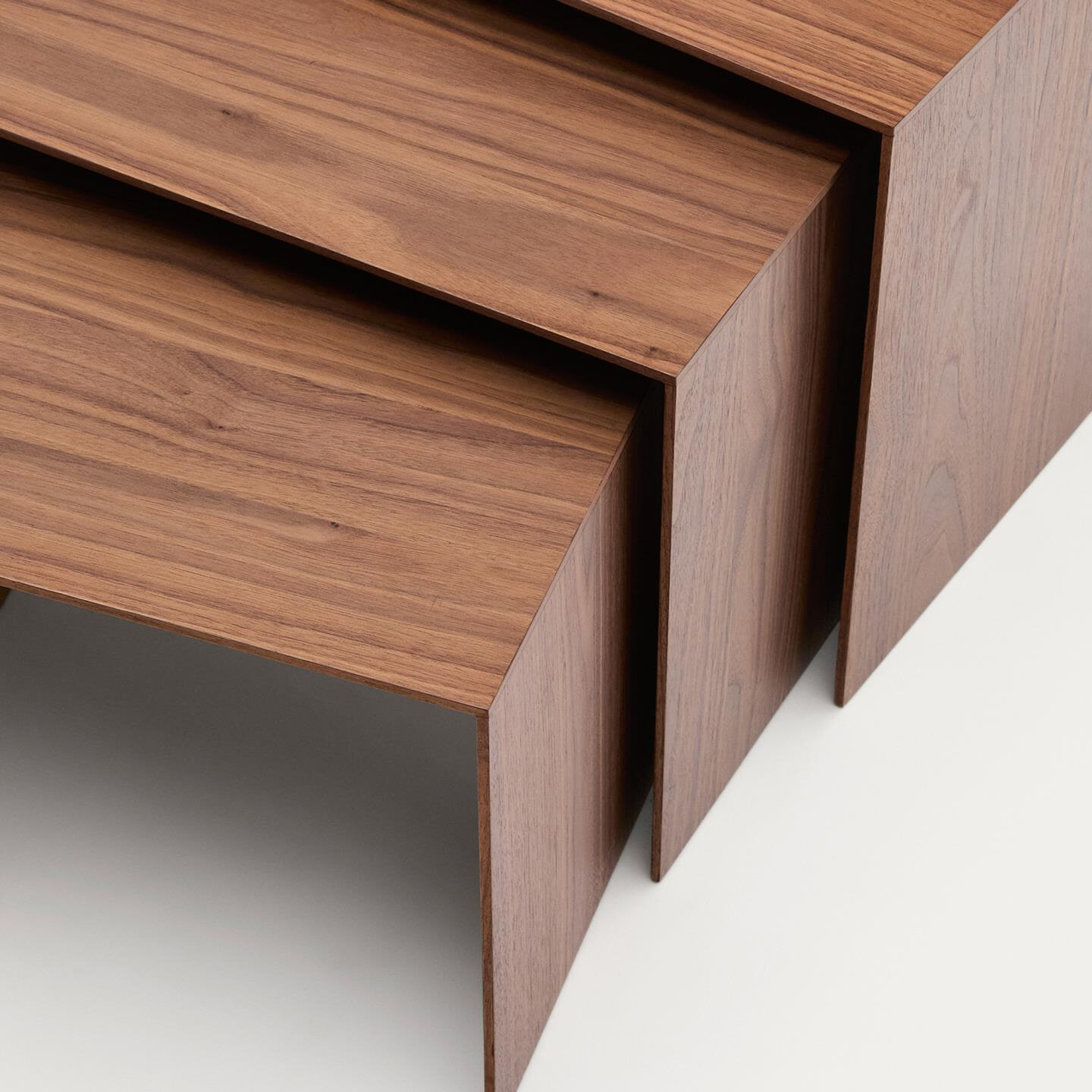 Kave Home Bijzettafel 'Litto' Walnoot, Set van 3 stuks, kleur Bruin