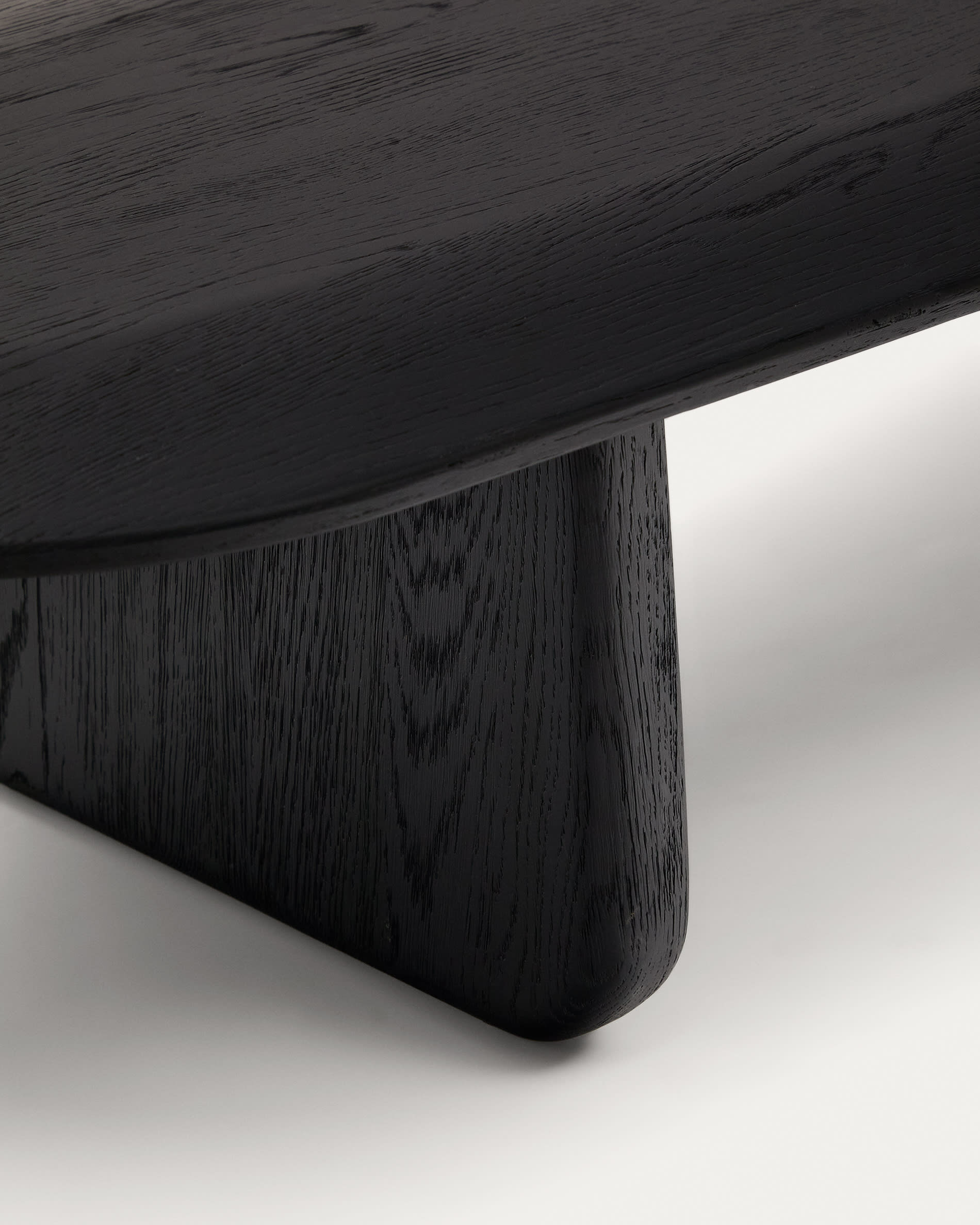 Kave Home Organische Salontafel 'Pirita' Eikenhout, 146 x 64cm, kleur Zwart
