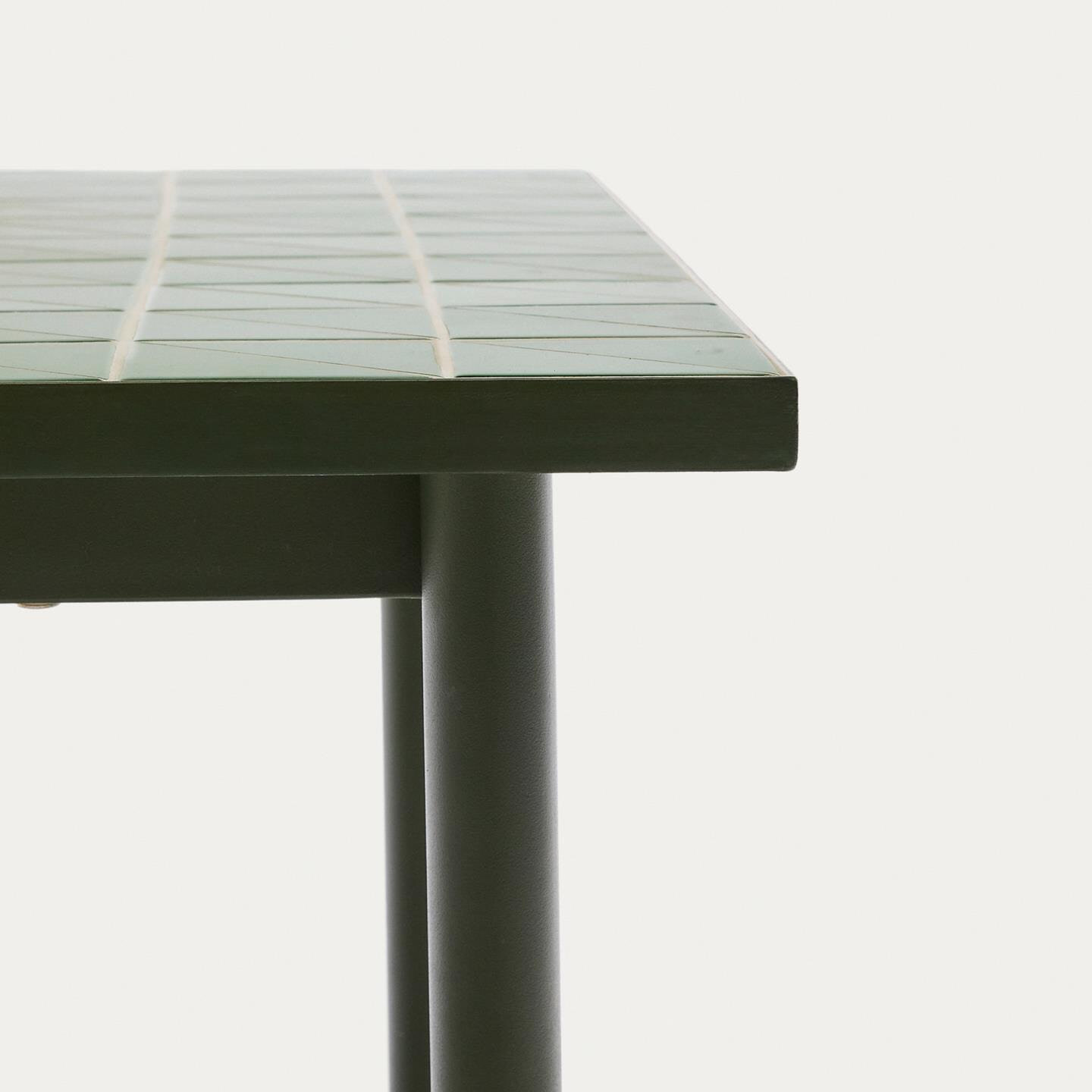 Kave Home Outdoor Eettafel 'Maurina' Cement en staal, 182 x 91cm, kleur Groen