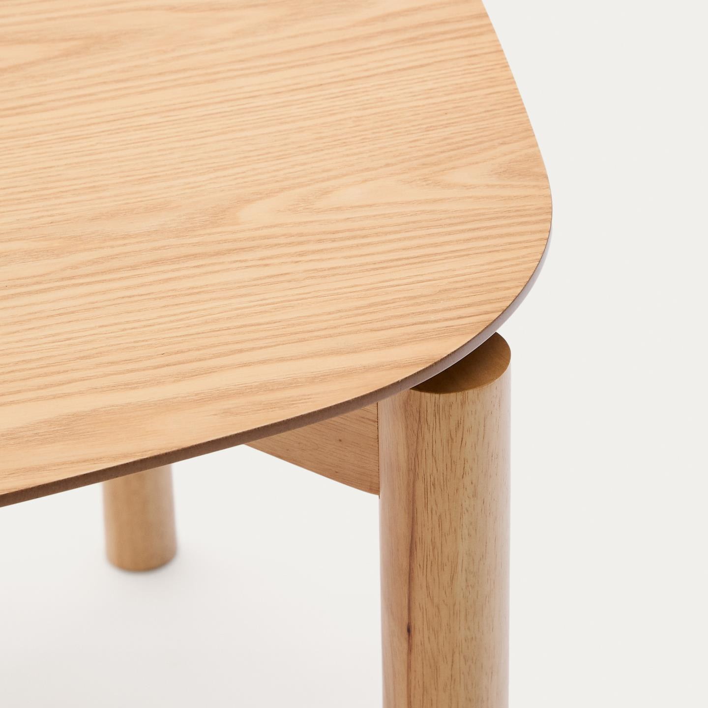 Kave Home Eettafel 'Indara' Essen en rubberhout, 160 x 90cm