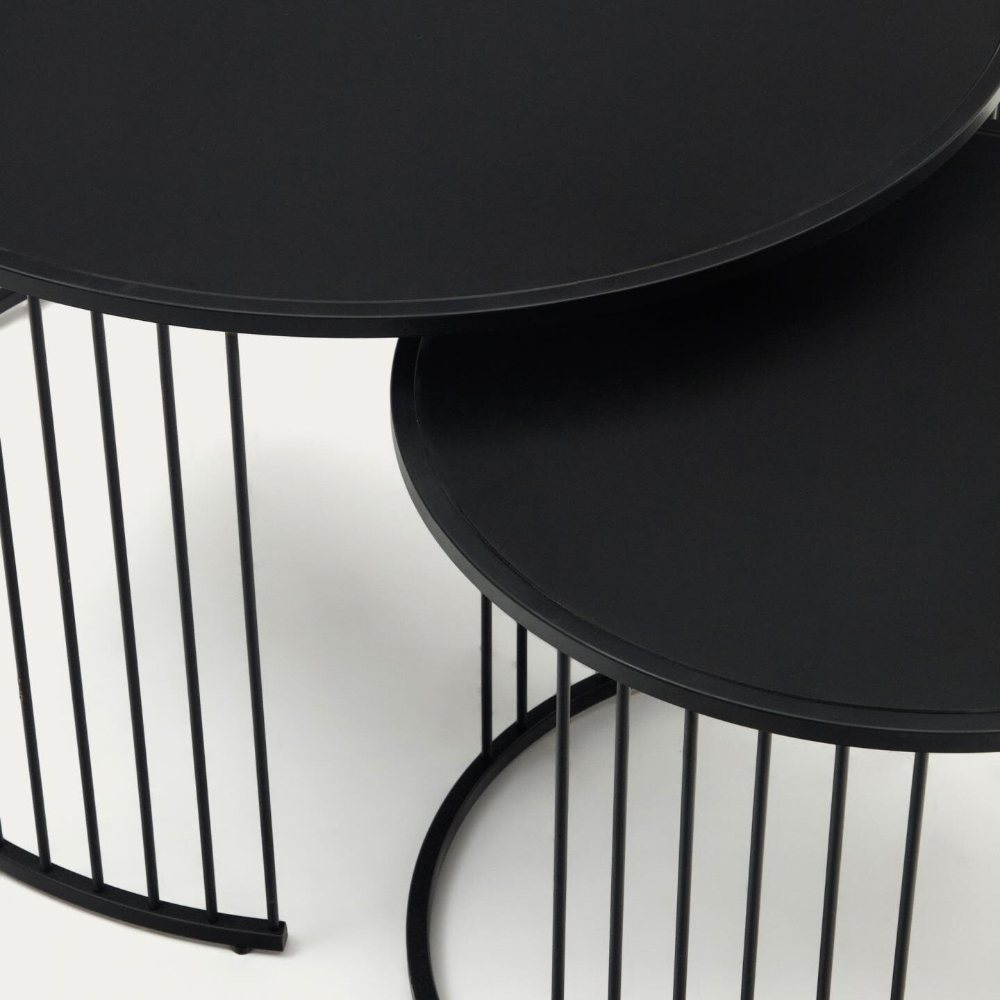 Kave Home Ronde Bijzettafel 'Hadar' Set van 2 stuks, Mat glas, kleur Zwart