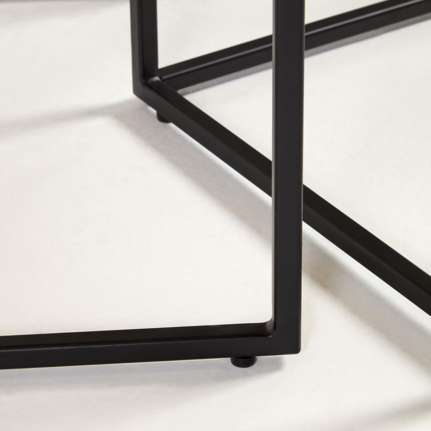 Kave Home Bijzettafel 'Yoana' Walnoot en metaal, Set van 2 stuks, kleur Bruin 