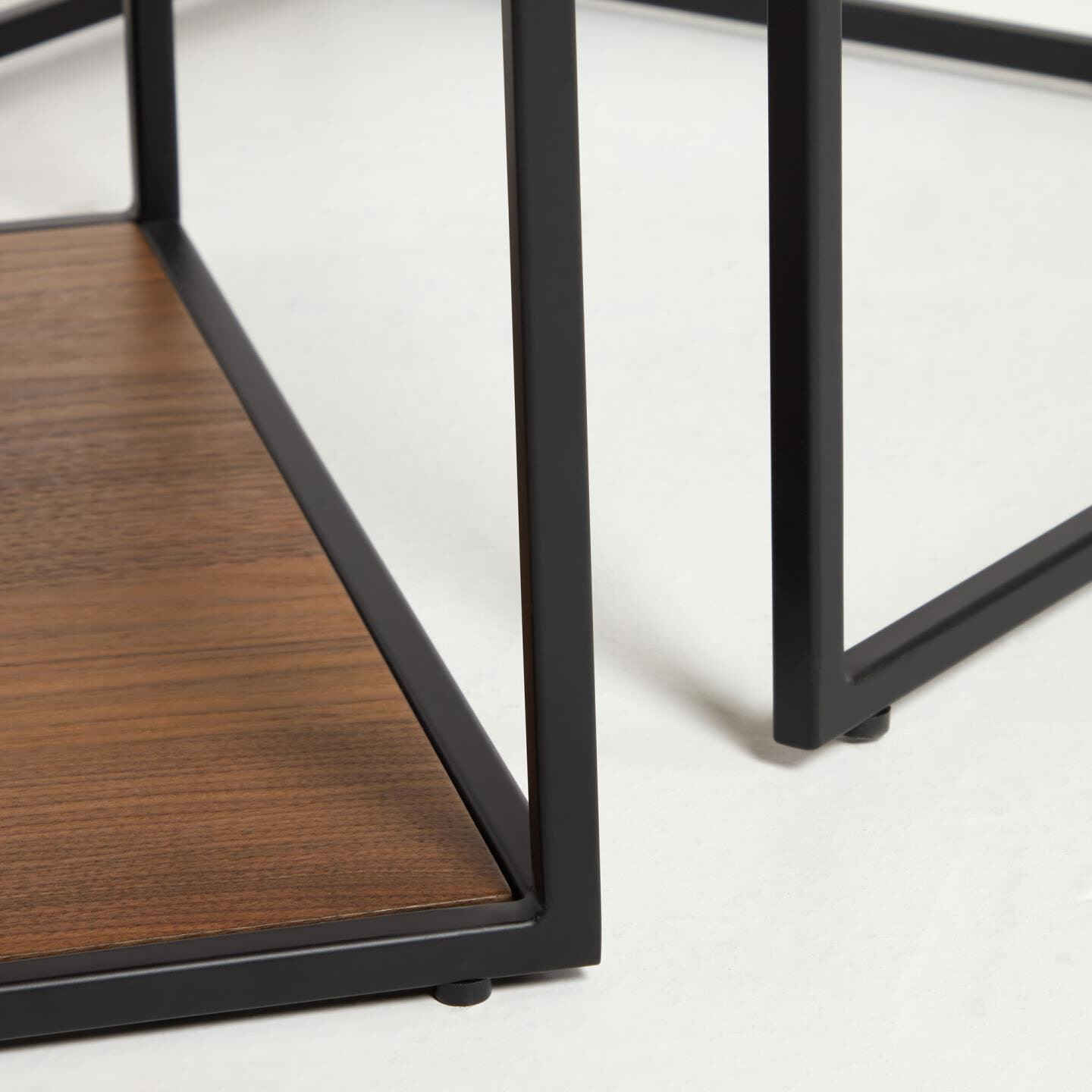 Kave Home Salontafel 'Yoana' Walnoot en metaal, Set van 2 stuks, kleur Bruin