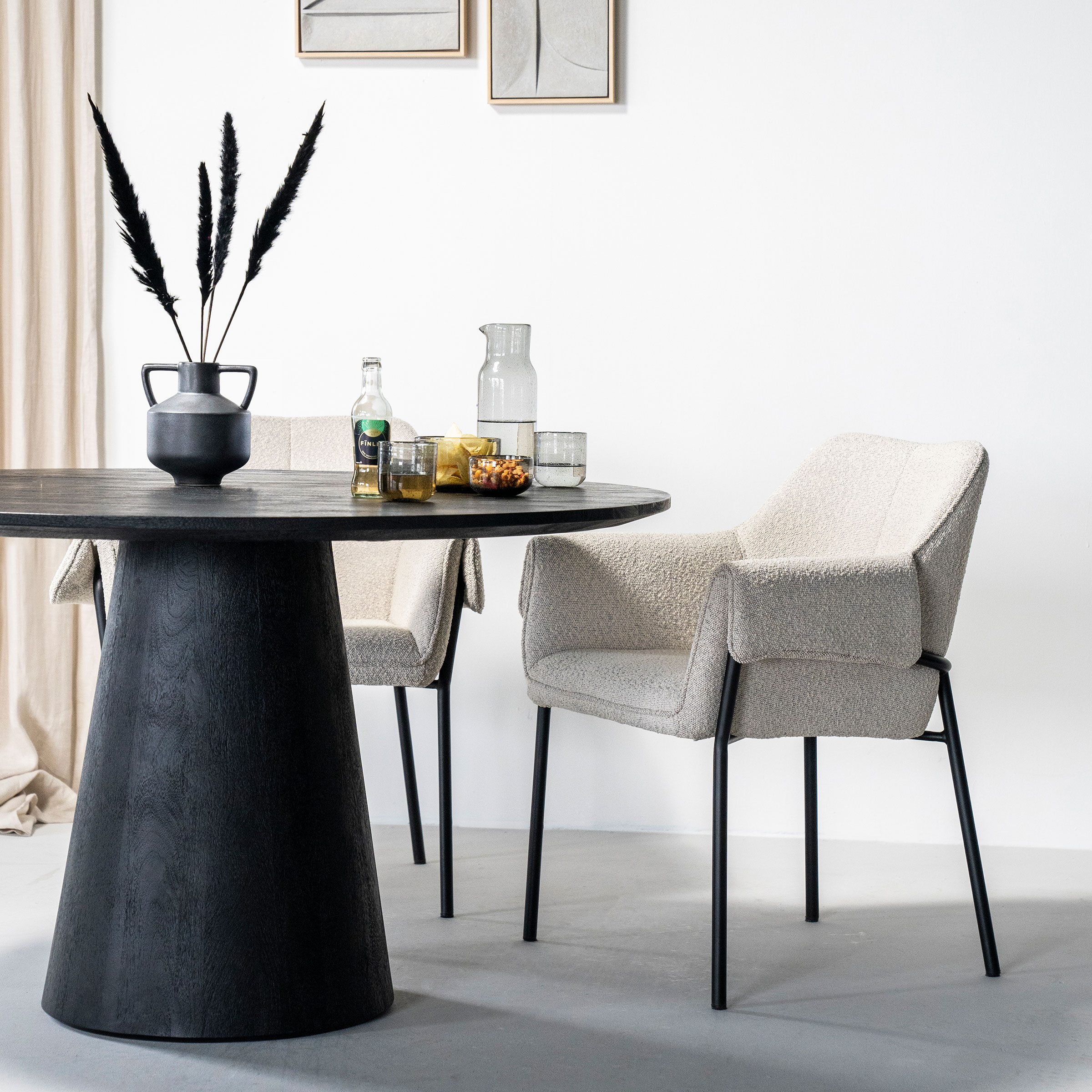 Eleonora Ronde Eettafel 'Aron' Mangohout, kleur Zwart, 130cm