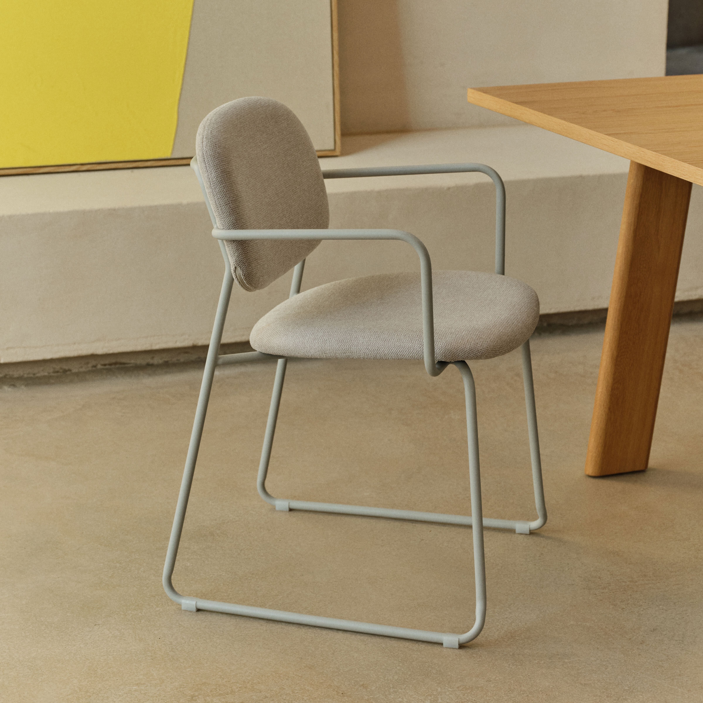 Kave Home Eetkamerstoel 'Meli' Met armleuning, Chenille