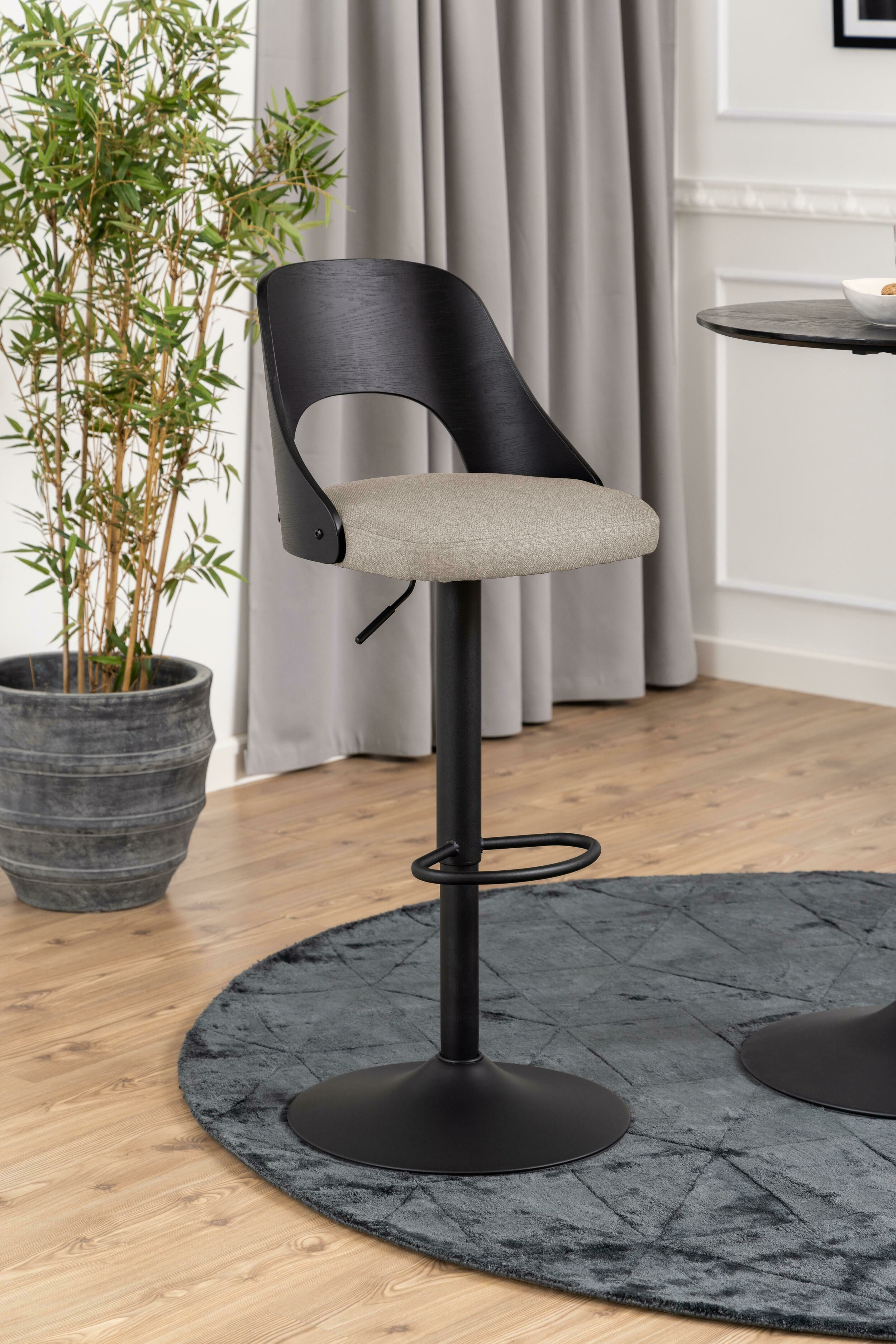 Bendt Draaibare Barkruk 'Vila' kleur Zand (zithoogte 62-84cm)