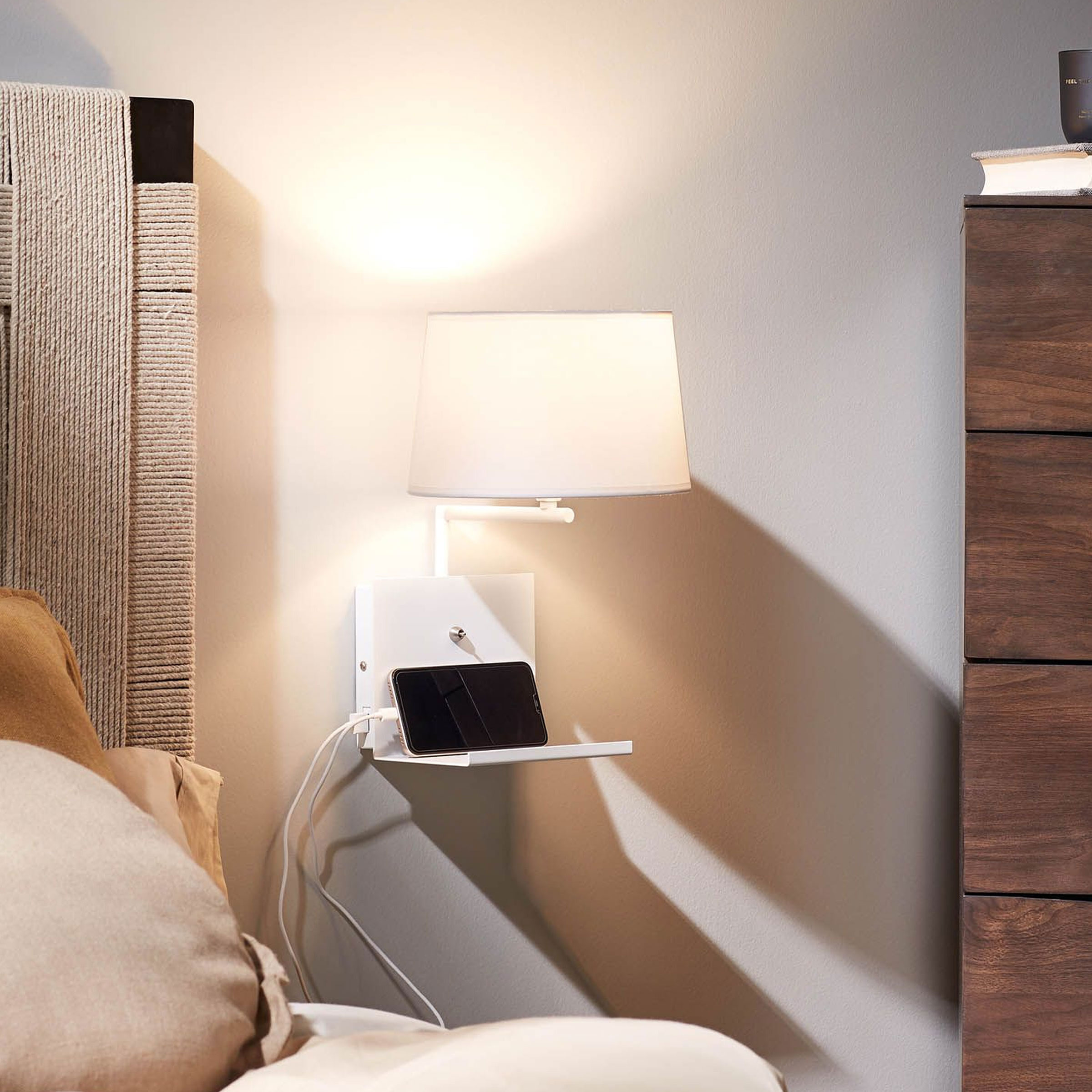 Kave Home Wandlamp 'Neala' met USB aansluiting, kleur Wit Kave Home Wandlamp 'Neala' met USB aansluiting, kleur Wit