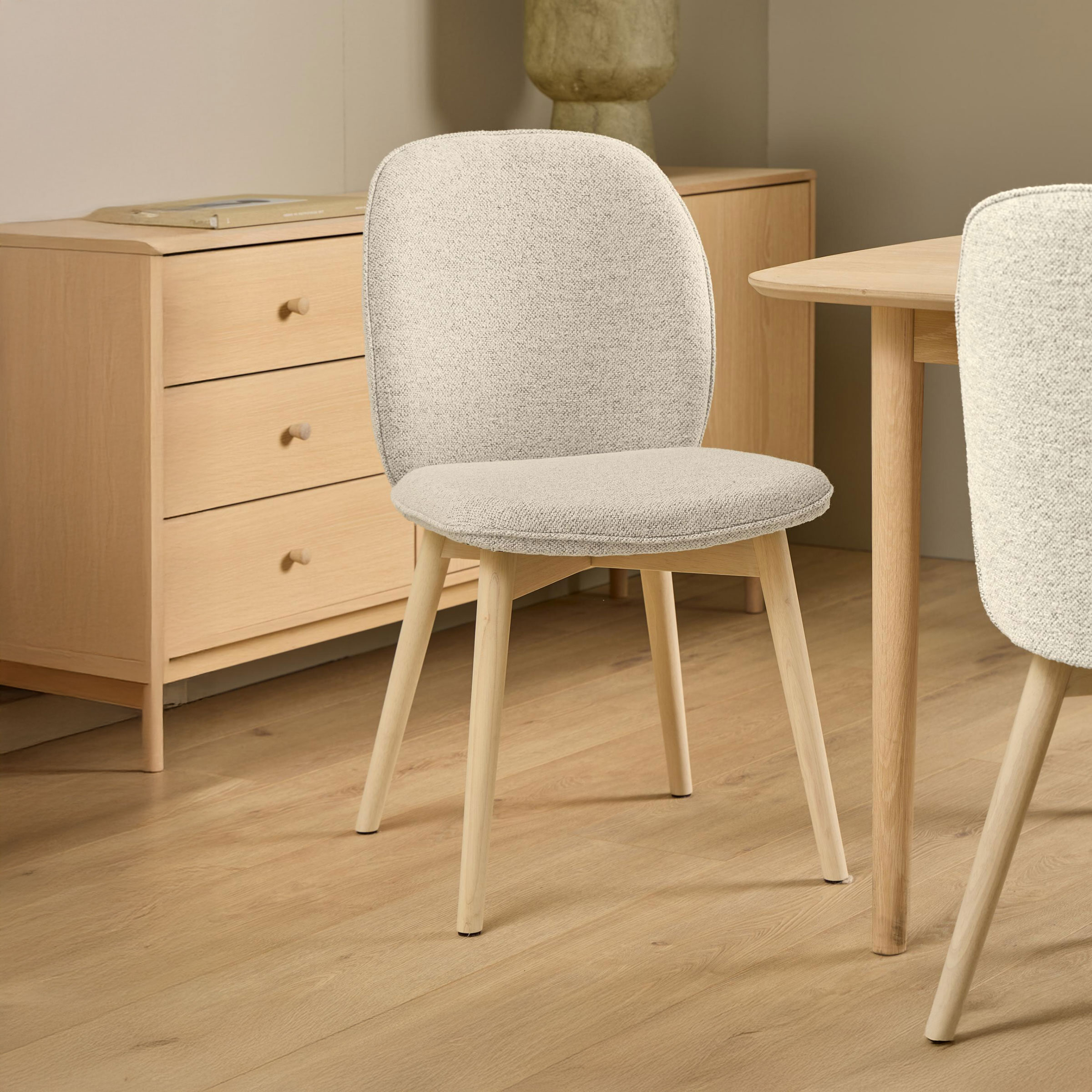 Bendt Eetkamerstoel 'Tijn' Bouclé