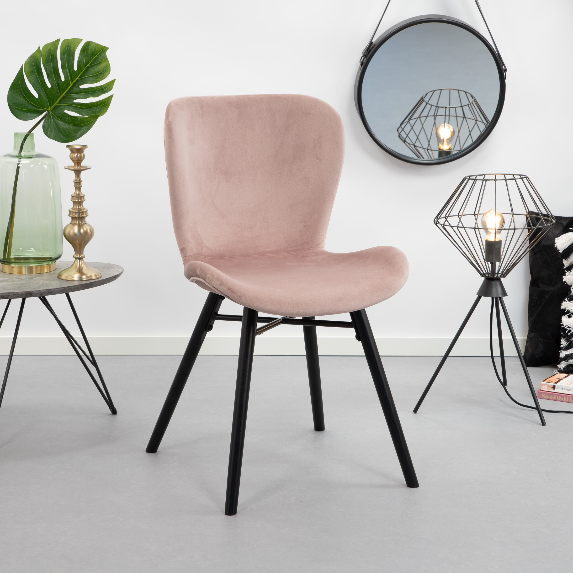 Sohome Eetkamerstoel 'Olle' Velvet, kleur Dusty Rose Sohome Eetkamerstoel 'Olle' Velvet, kleur Dusty Rose