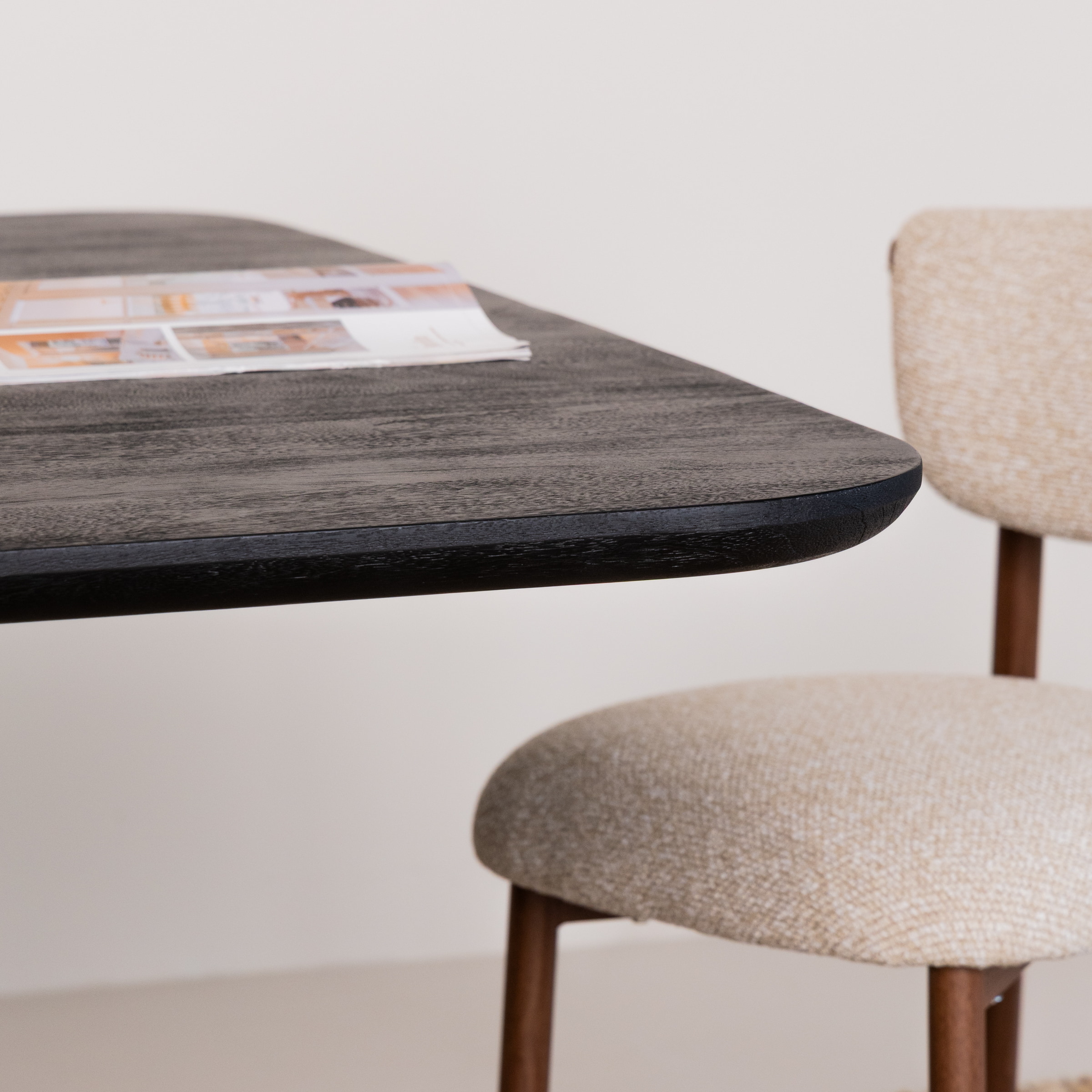 Eleonora Vierkante Eettafel 'Aron' Mangohout, 150 x 150cm, kleur Zwart