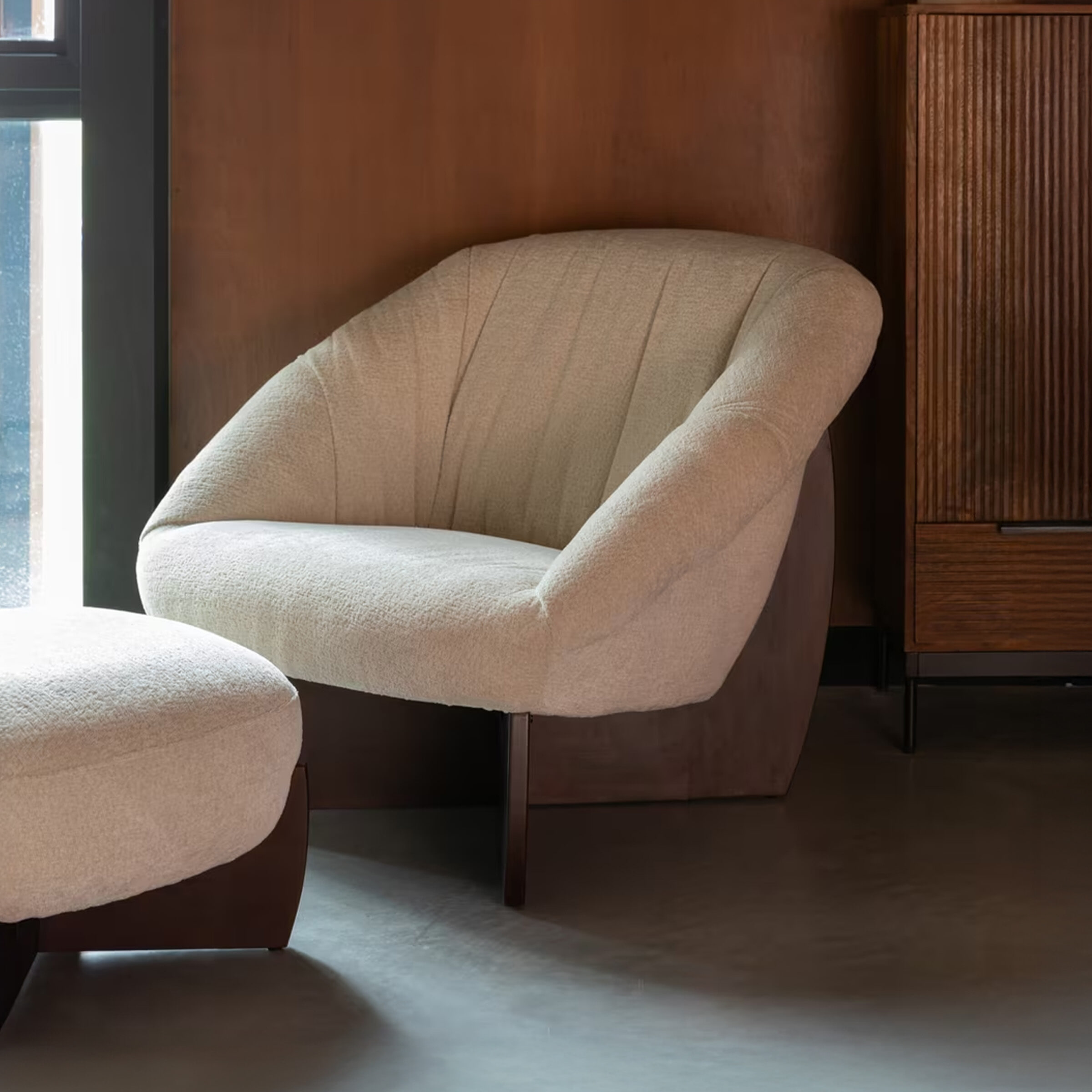 Dutchbone Fauteuil Emilius Bouclé en rubberhout - Beige