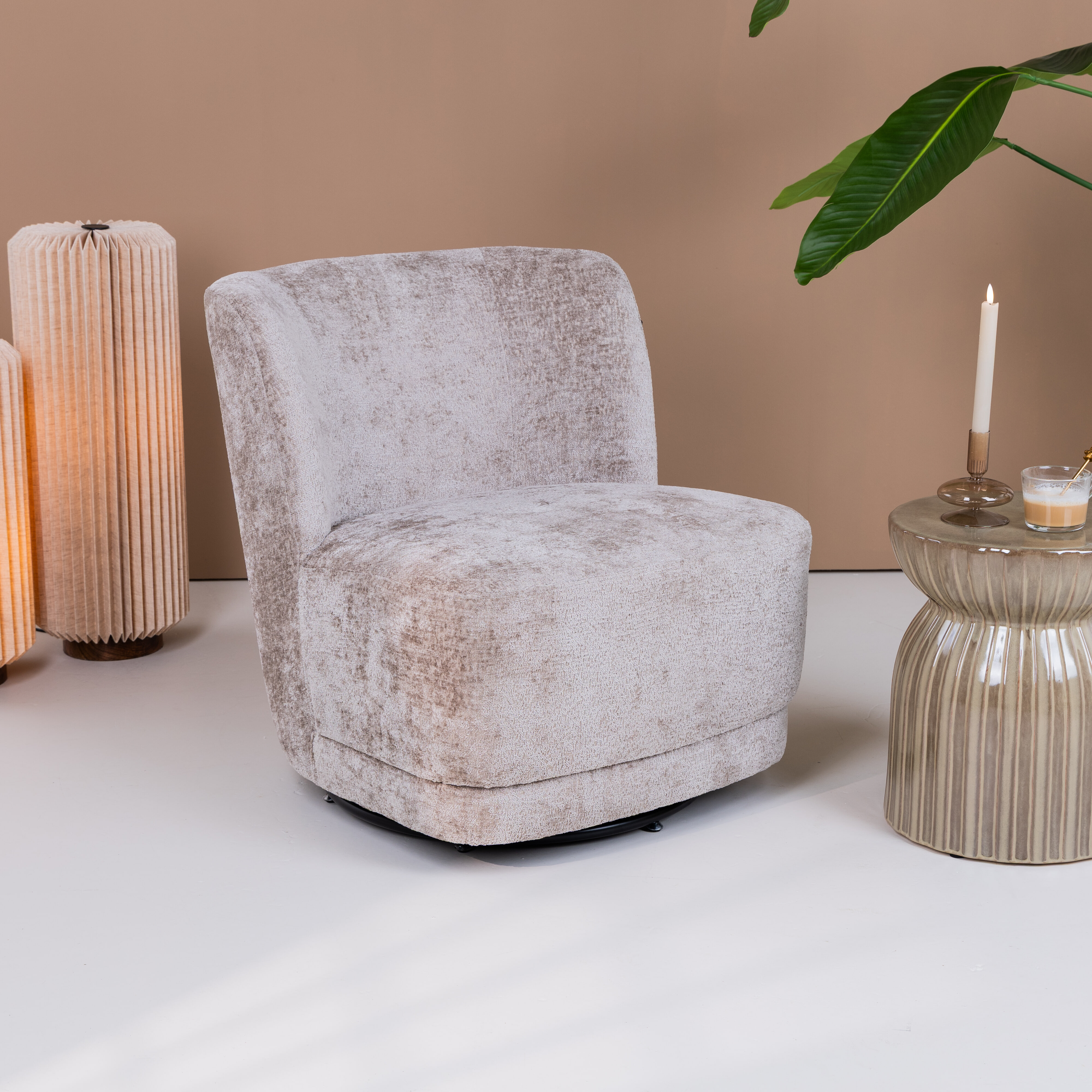WOOOD Draaifauteuil 'Atty' Structure Velvet, kleur Zand