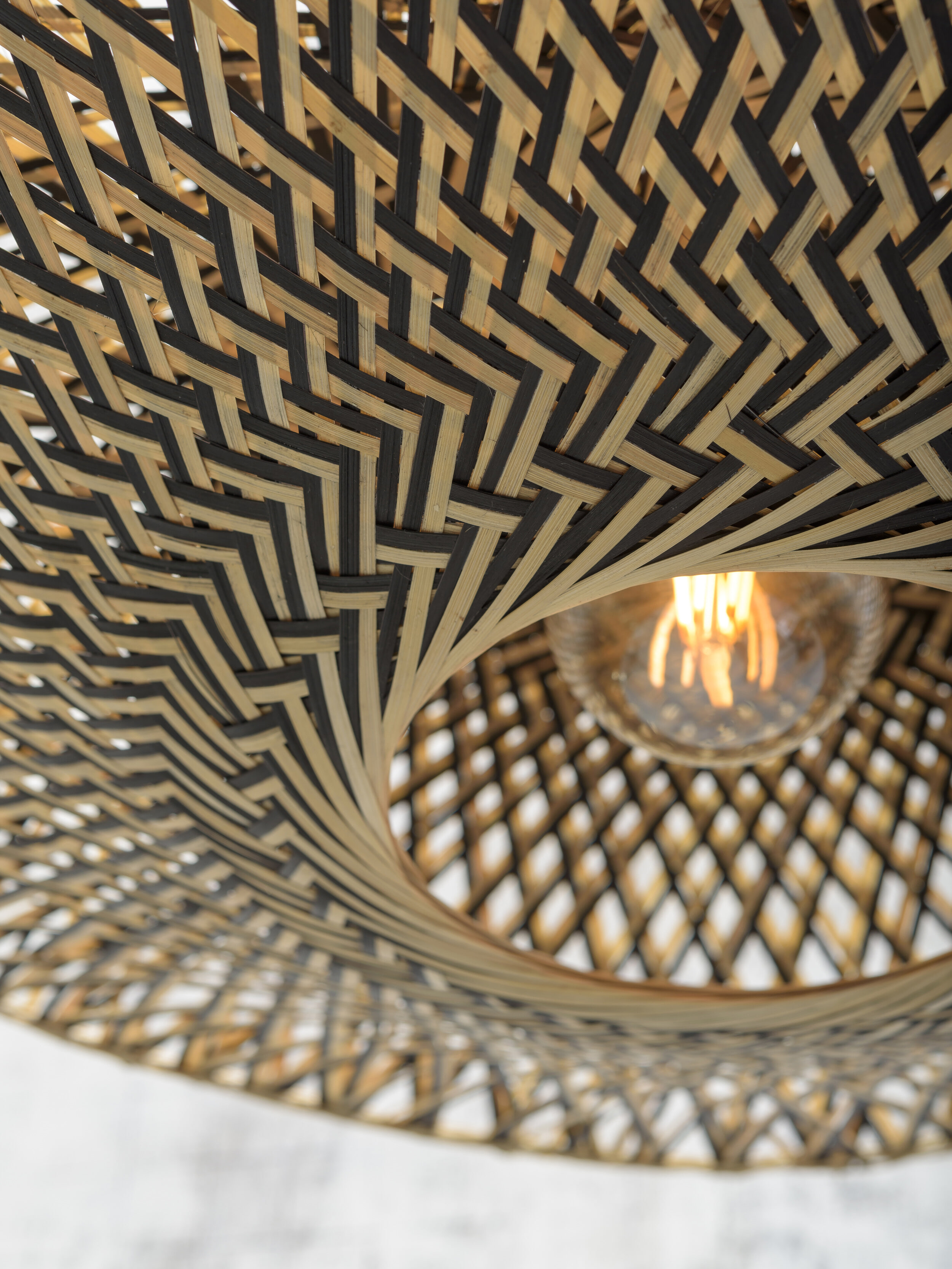GOOD&MOJO Vloerlamp 'Bali' Bamboe, 207cm, kleur Zwart/Naturel