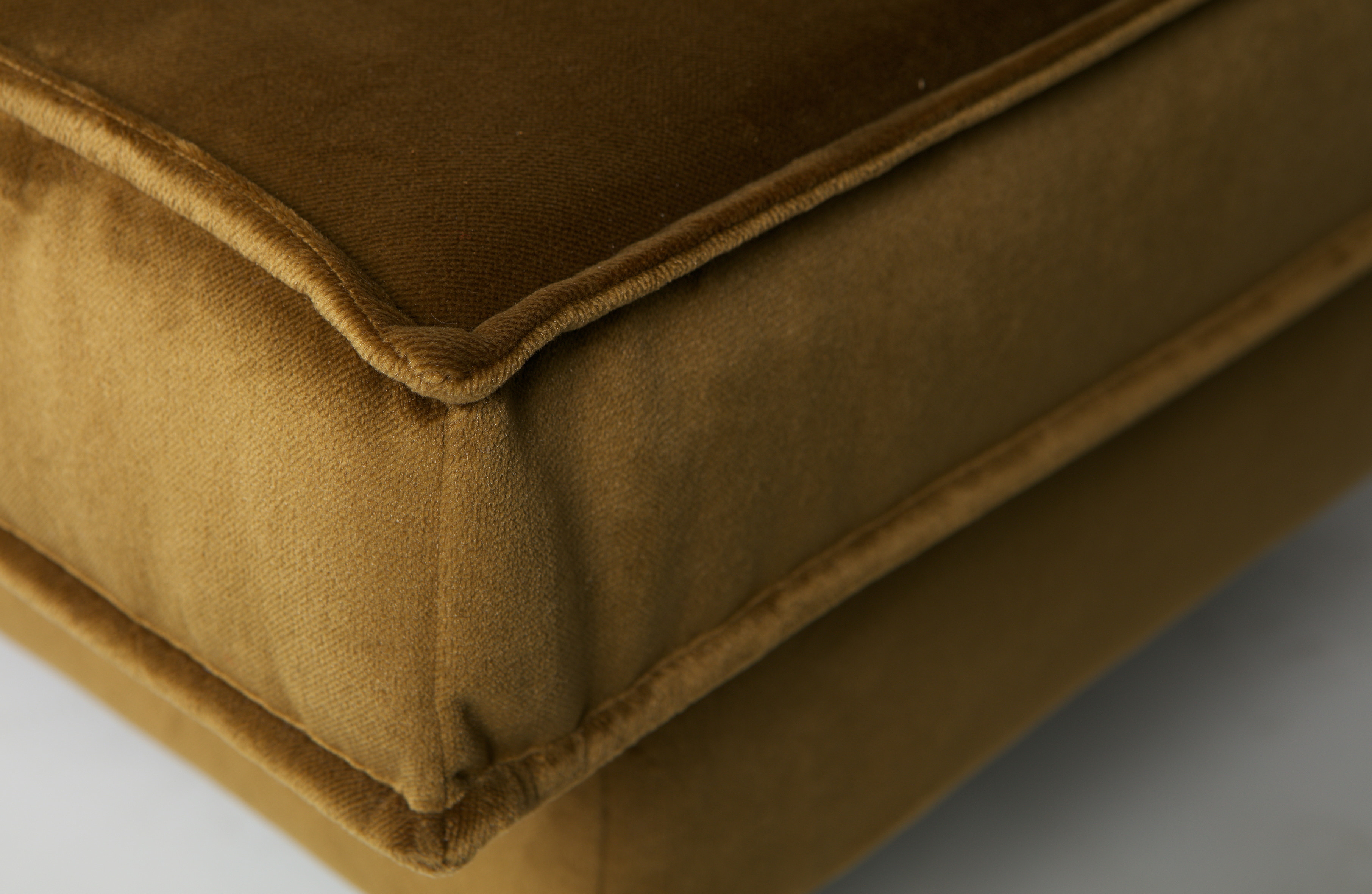WOOOD Daybed 'Rodeo' Links, Velvet, kleur Honey (geel)