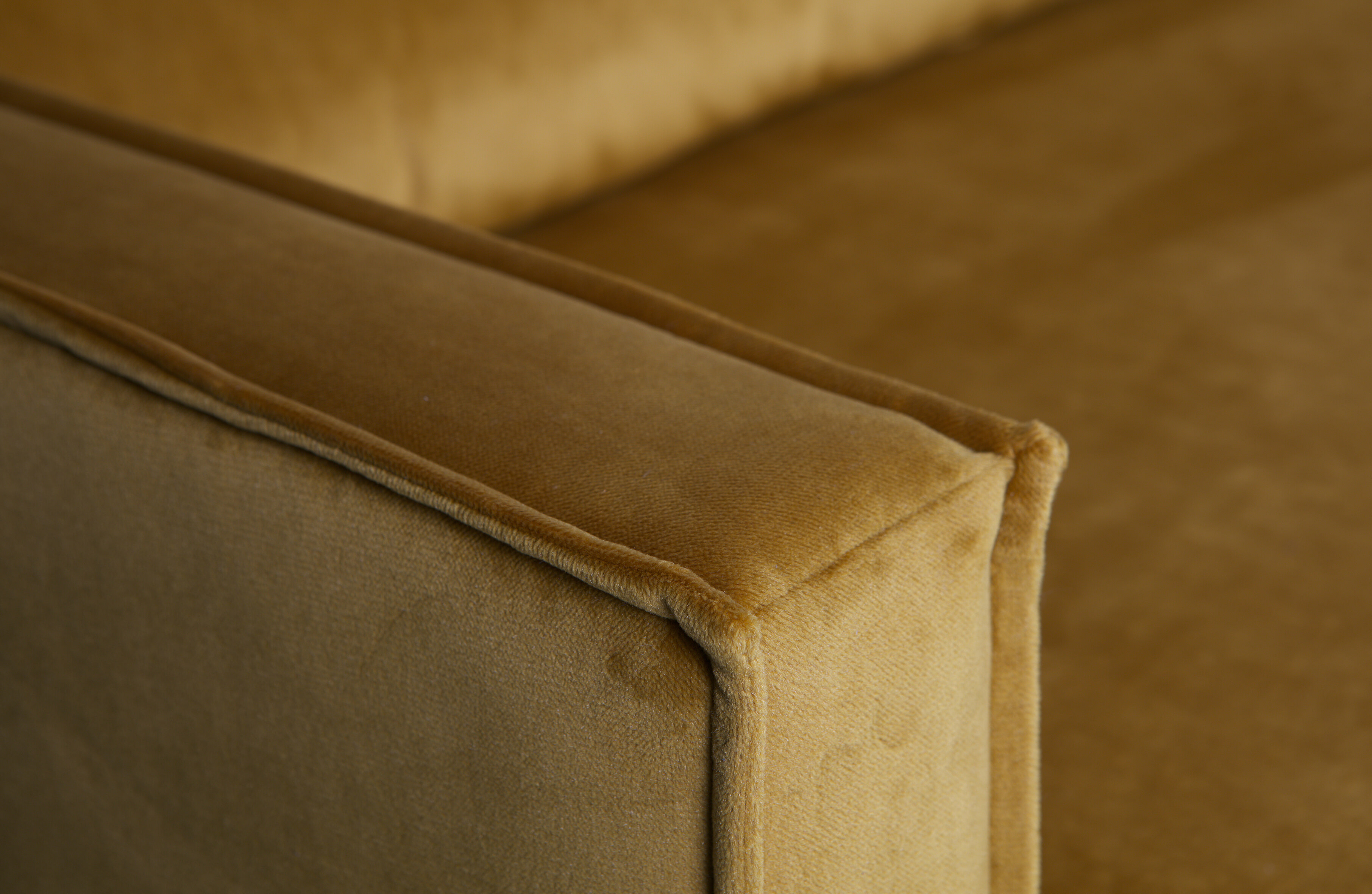 WOOOD Daybed 'Rodeo' Links, Velvet, kleur Oker