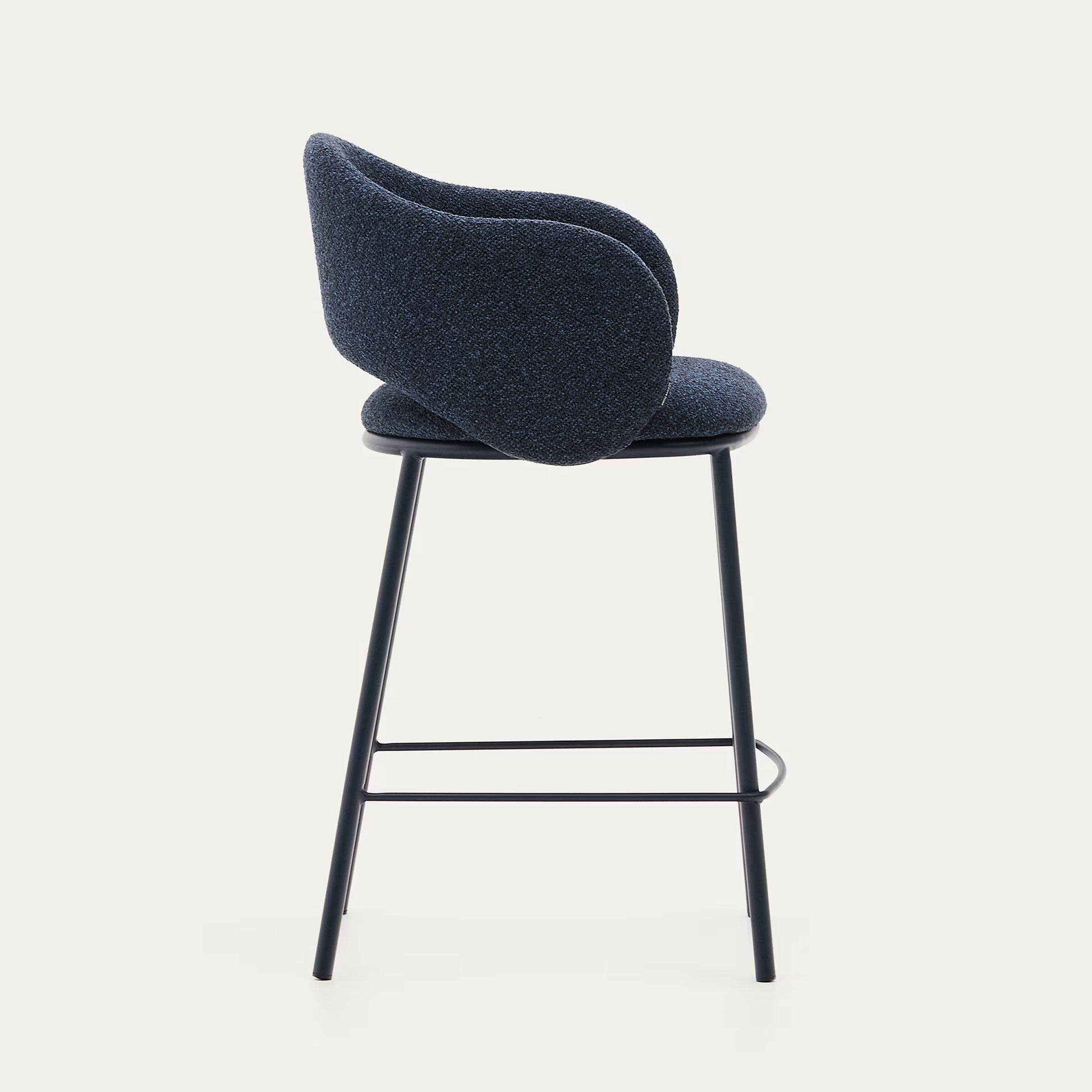 Kave Home Barkruk 'Maina' Chenille, kleur Donkerblauw (zithoogte 65cm)