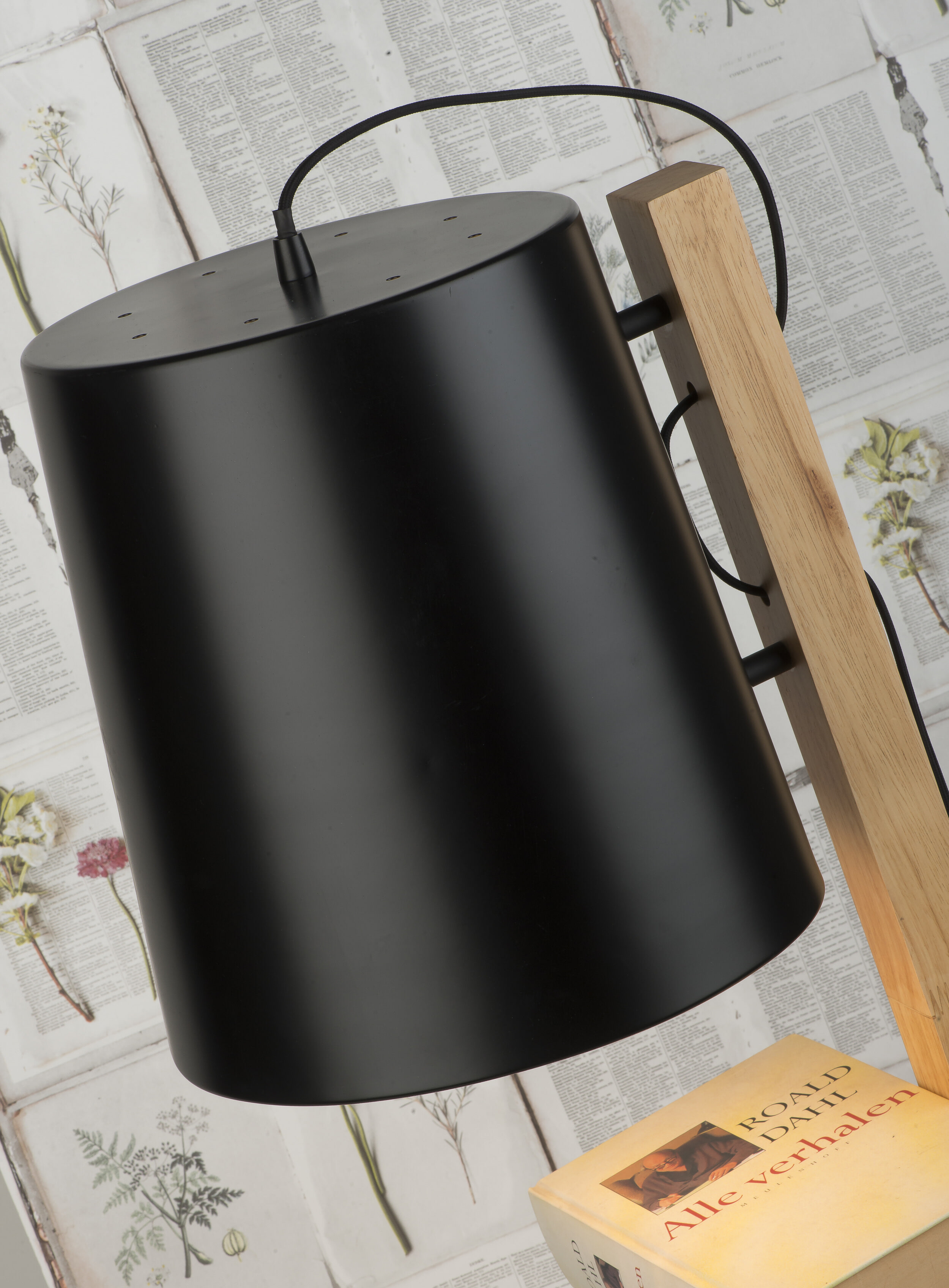 its about RoMi Vloerlamp 'Cambridge' met plankjes, kleur Zwart