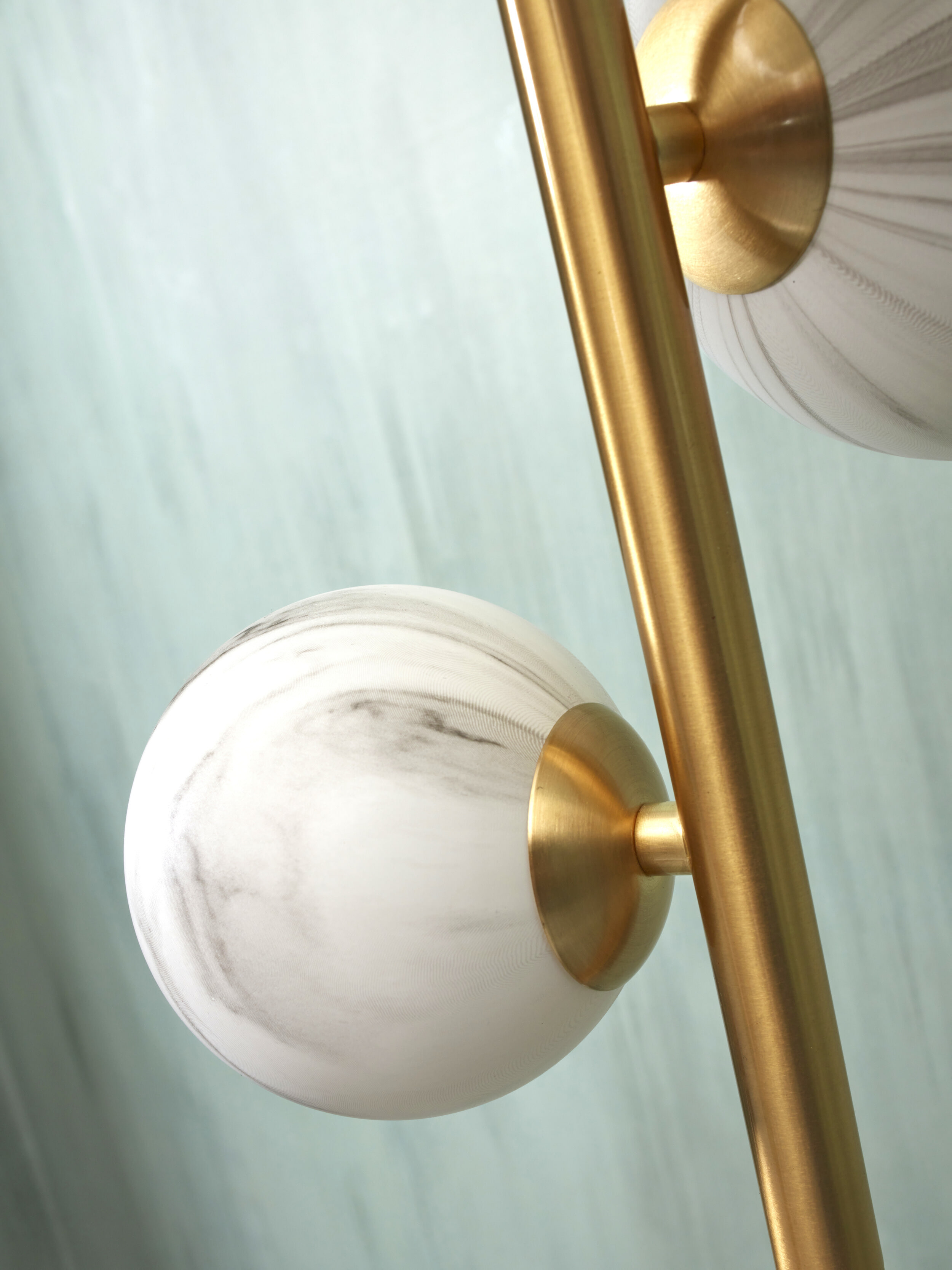 its about RoMi Voerlamp 'Carrara' Marmerprint, 3-lamps, kleur Goud