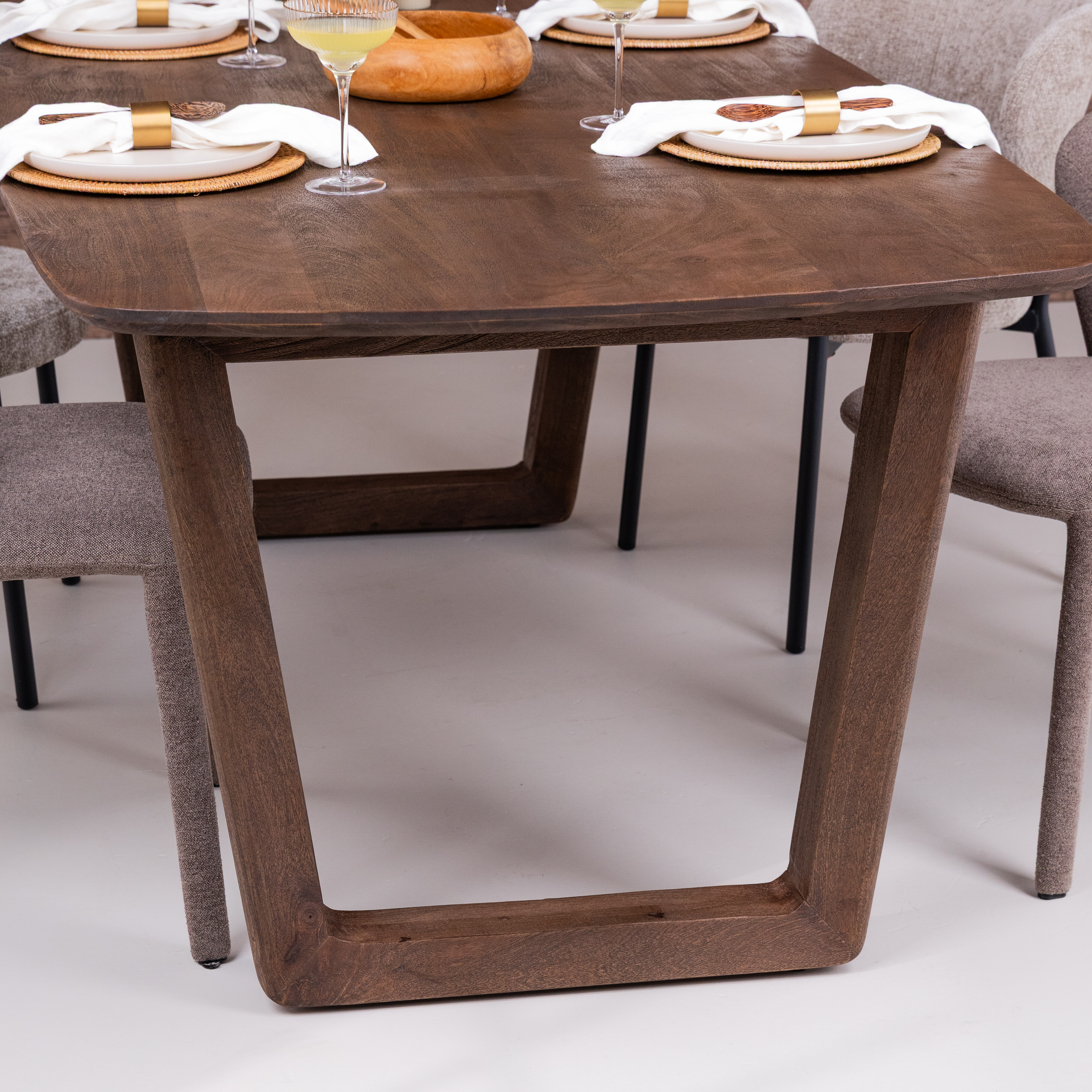 Livingfurn Deens Ovale Eettafel 'Cortez' Mangohout, 270 x 100cm