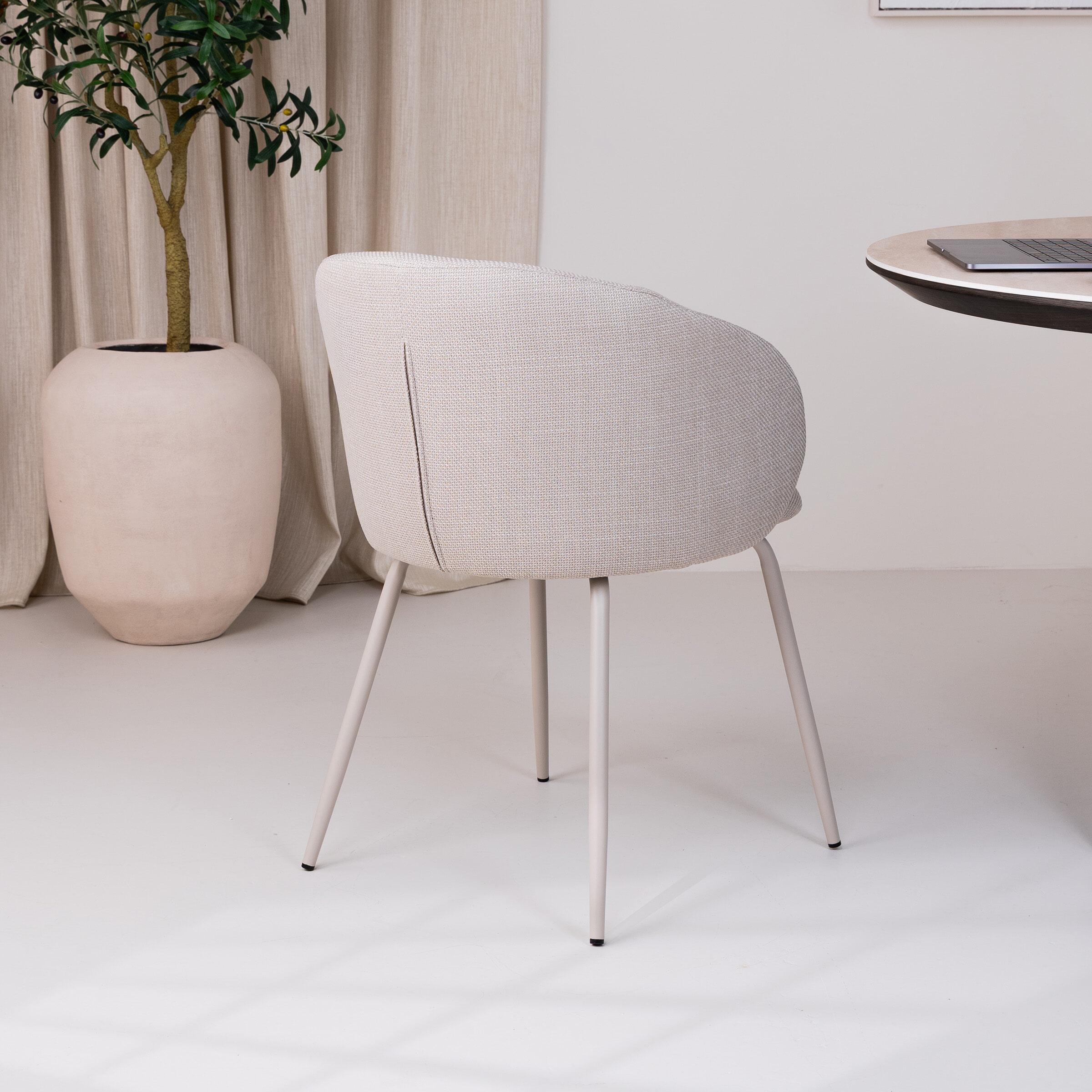 Bendt Eetkamerstoel 'Cristi' Stof, kleur Beige