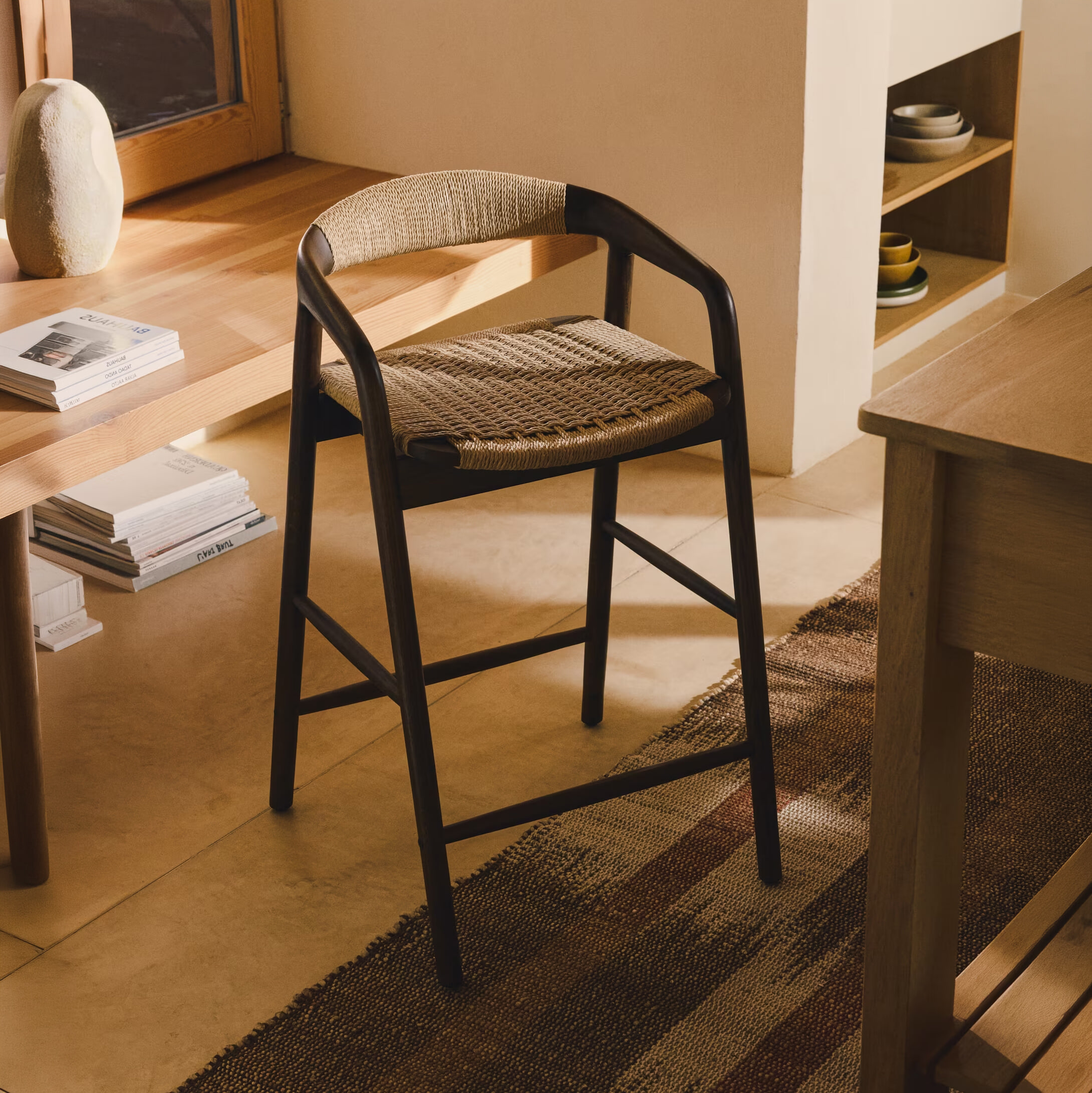 Kave Home Barkruk 'Derile' Eikenhout (zithoogte 65cm)