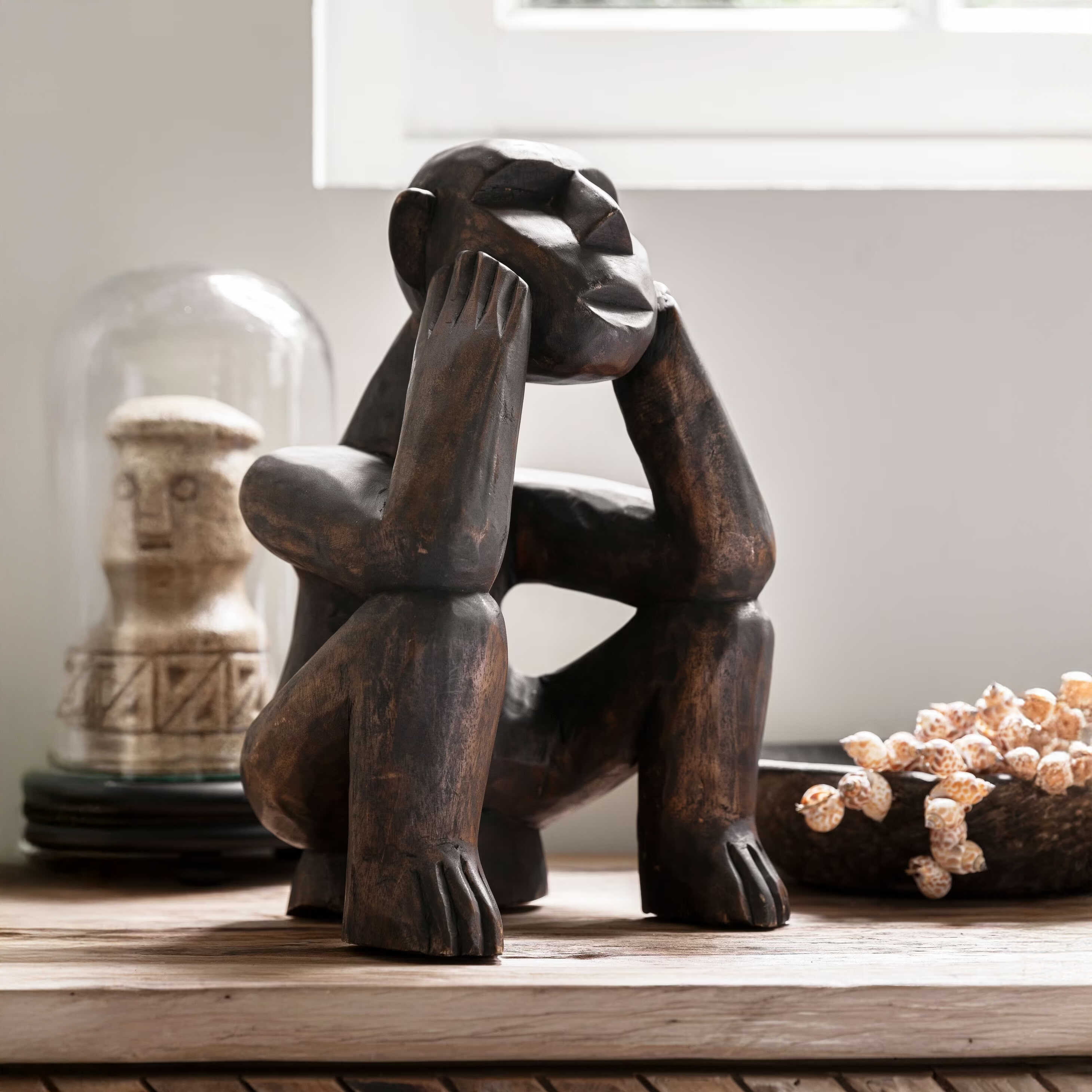 MUST Living Ornament Do Nothing Mahoniehout, 30cm hoog - Bruin