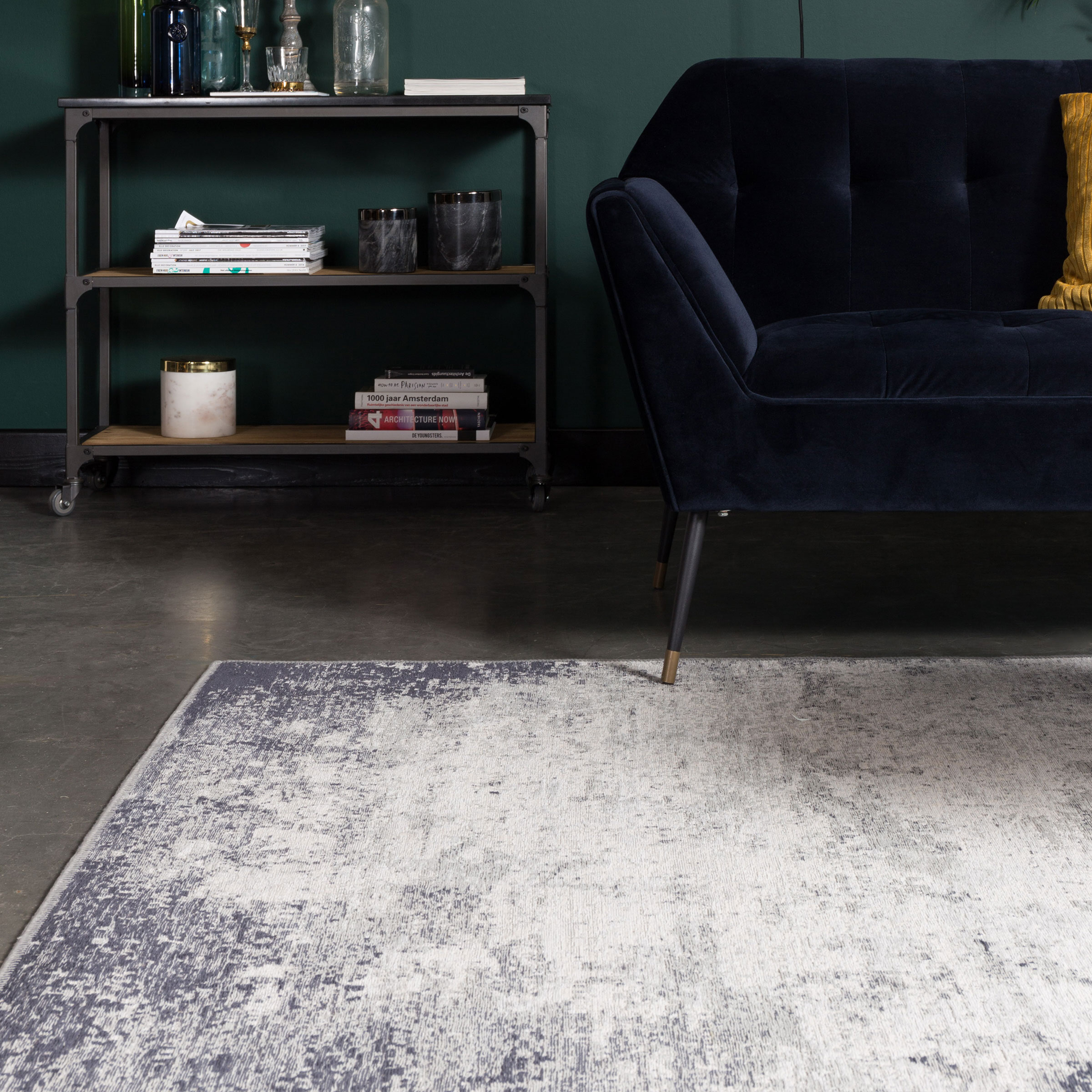 Dutchbone Vloerkleed 'Caruso' 170 x 240cm, kleur Distressed Blue Dutchbone Vloerkleed 'Caruso' 170 x 240cm, kleur Distressed Blue