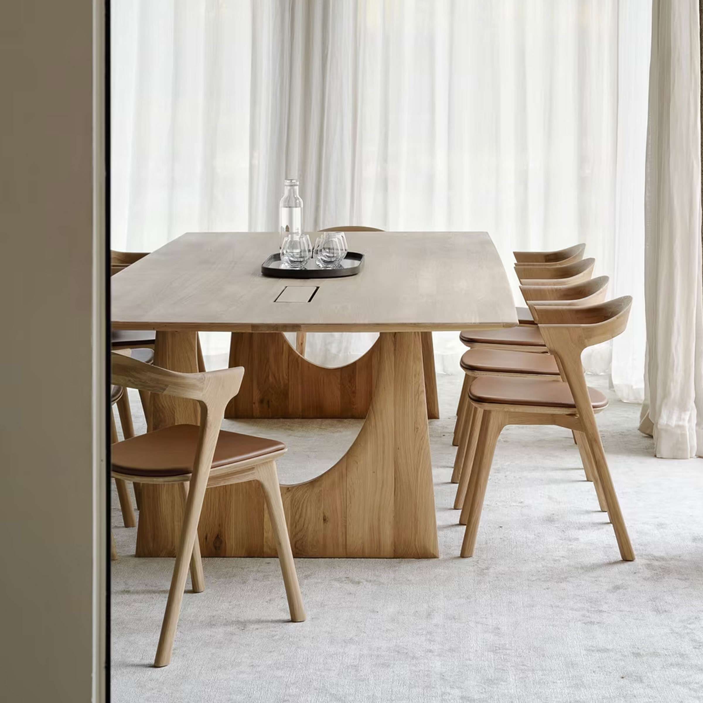 Ethnicraft Vergadertafel Geometric Gevernist Eikenhout, 313 x 140cm - Bruin,Hout