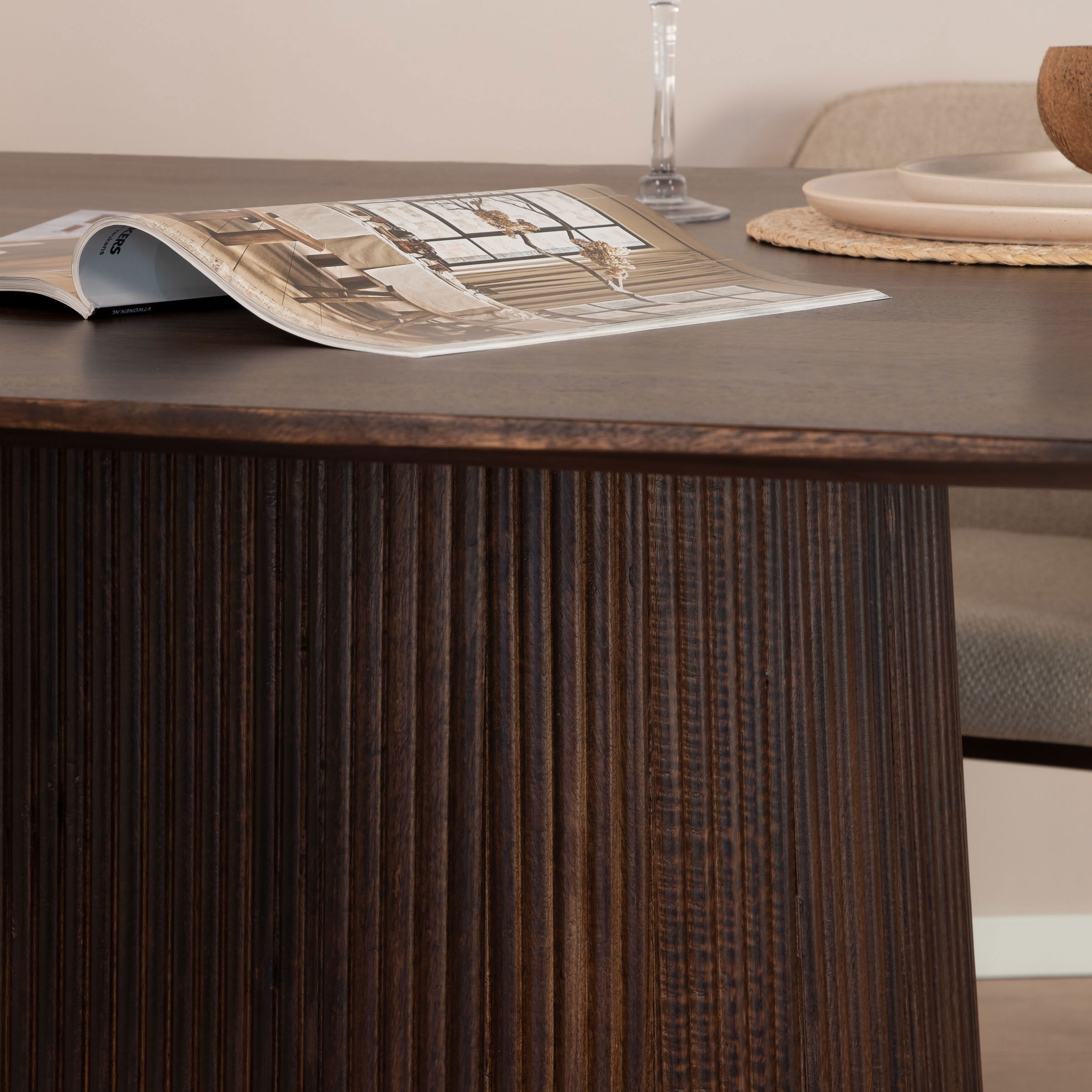 Sohome Ovale Eettafel 'Olav' Mangohout, 300 x 110cm, kleur Walnoot