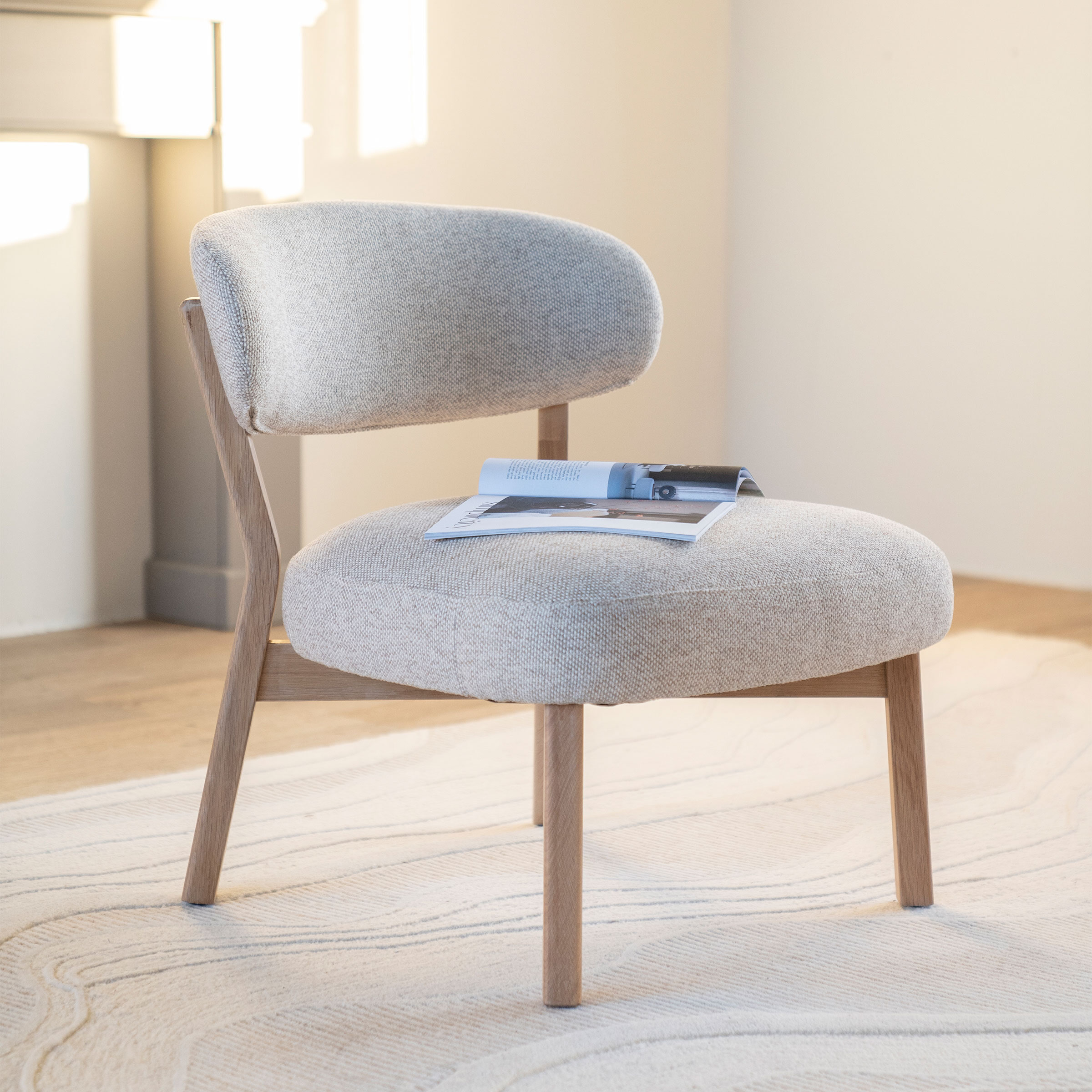 Eleonora Fauteuil 'Mikky' Eikenhout en stof