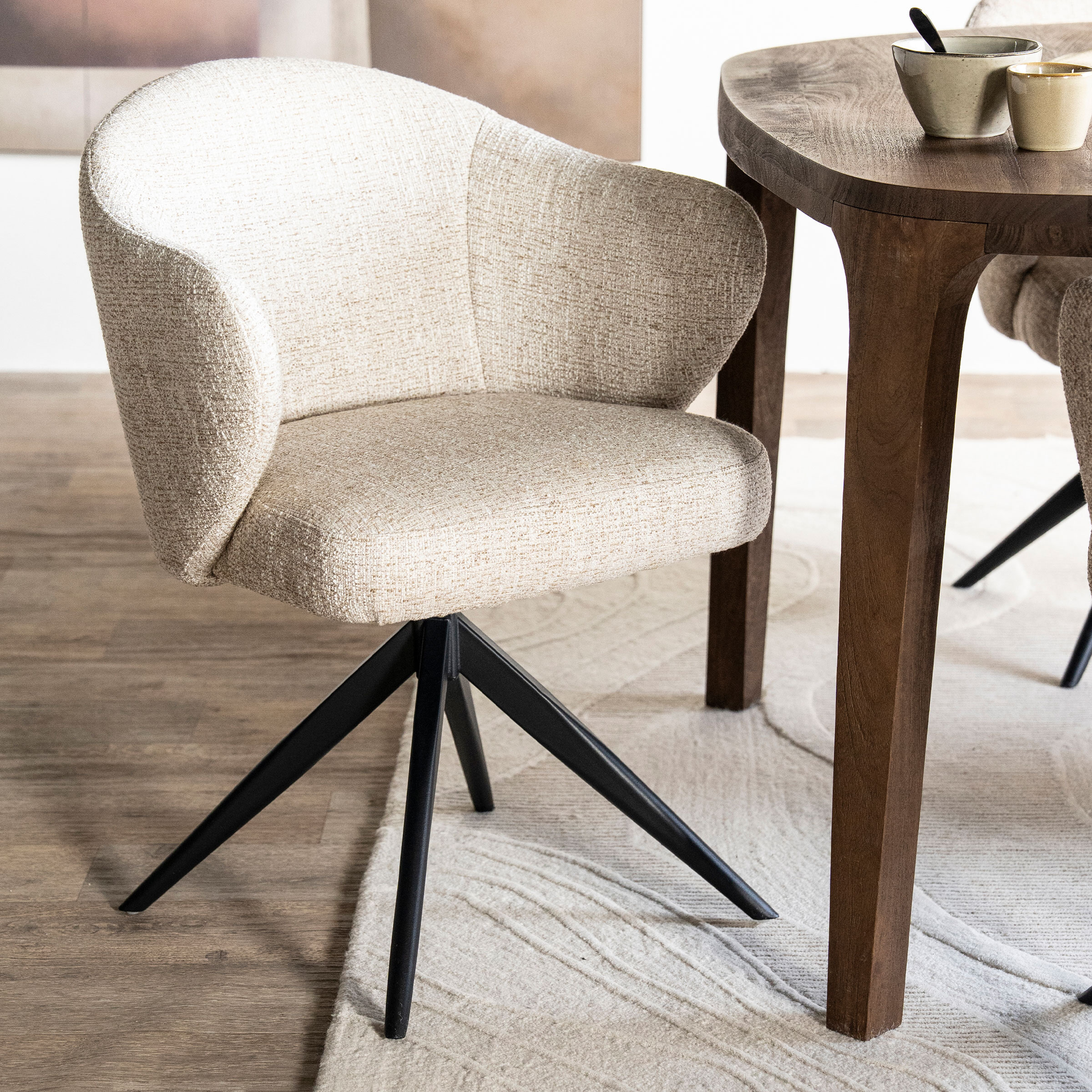 Eleonora Draaibare Eetkamerstoel 'Connor' Zwart onderstel