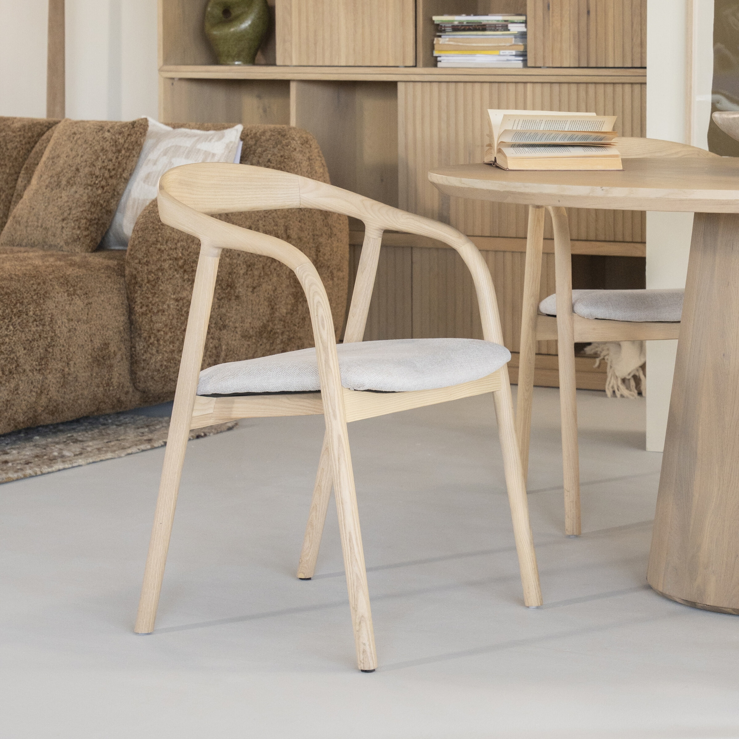 Eleonora Eetkamerstoel 'Rayven' Essen en stof