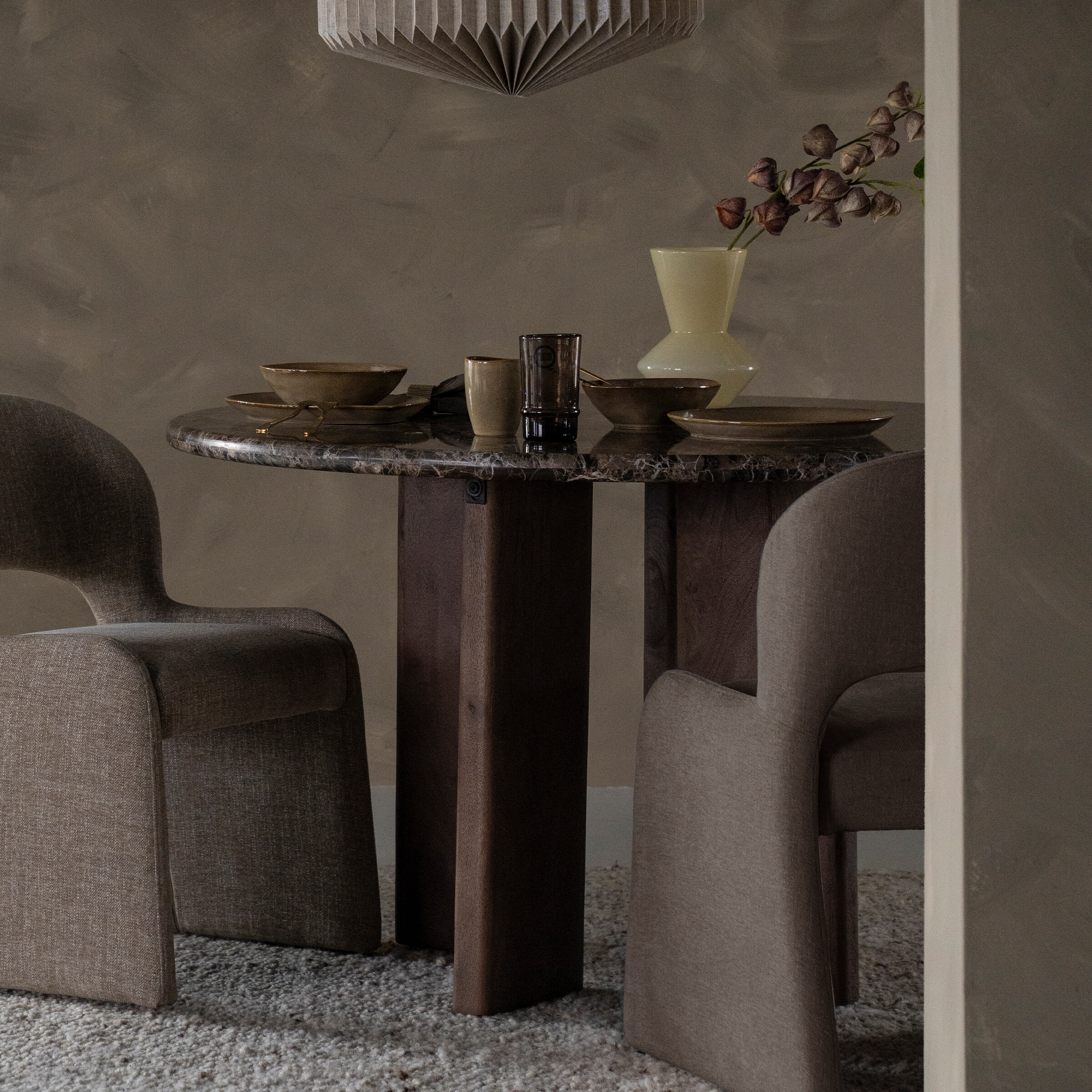 Eleonora Ronde Eettafel 'Lando' Marmer en mangohout, 127 cm