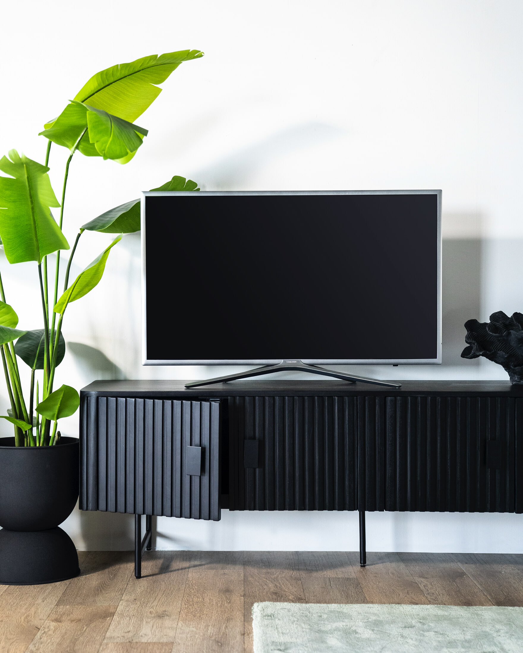 Eleonora TV-meubel 'Remi' Mangohout en metaal, kleur Zwart, 170cm
