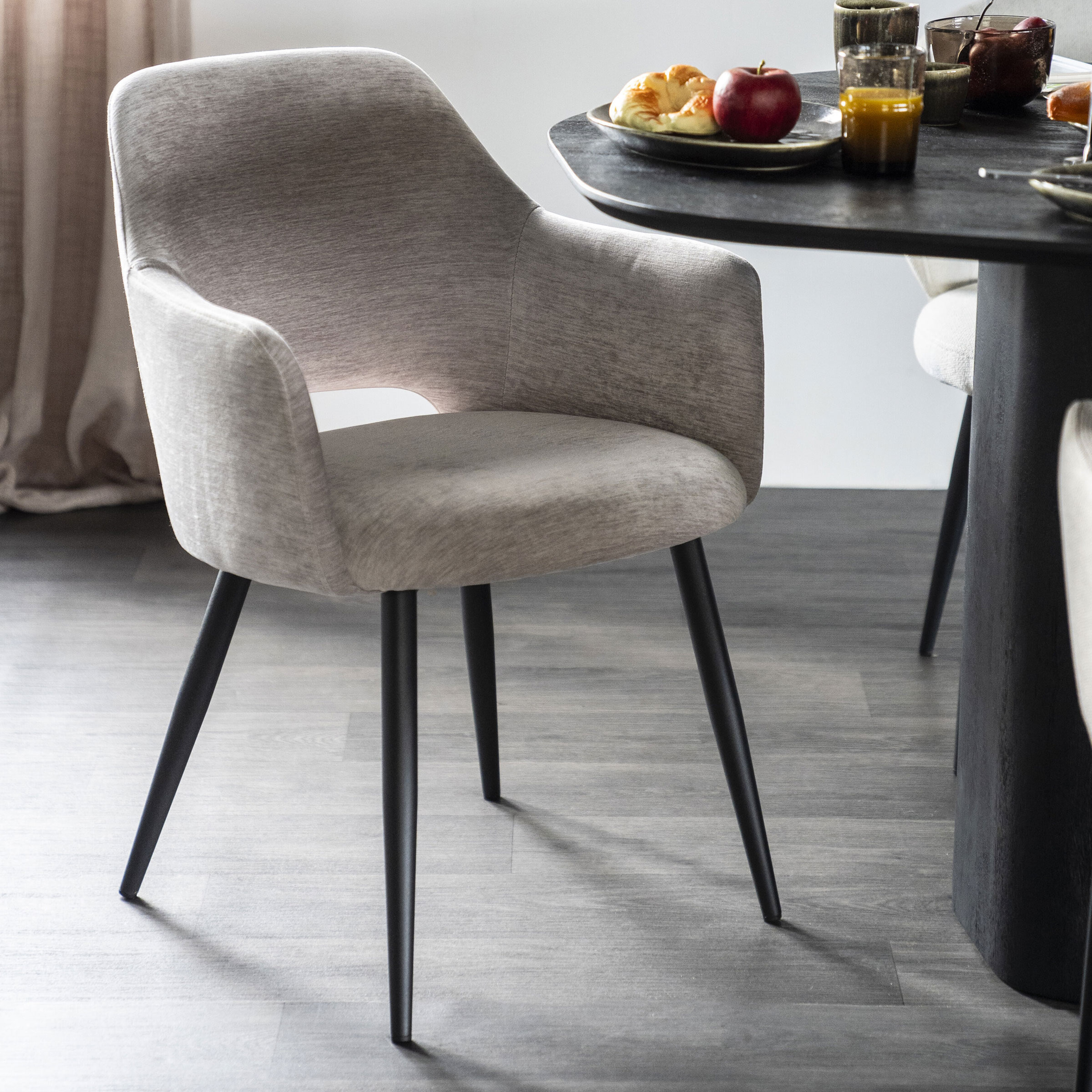 Eleonora Eetkamerstoel Esmee Met armleuning - Beige