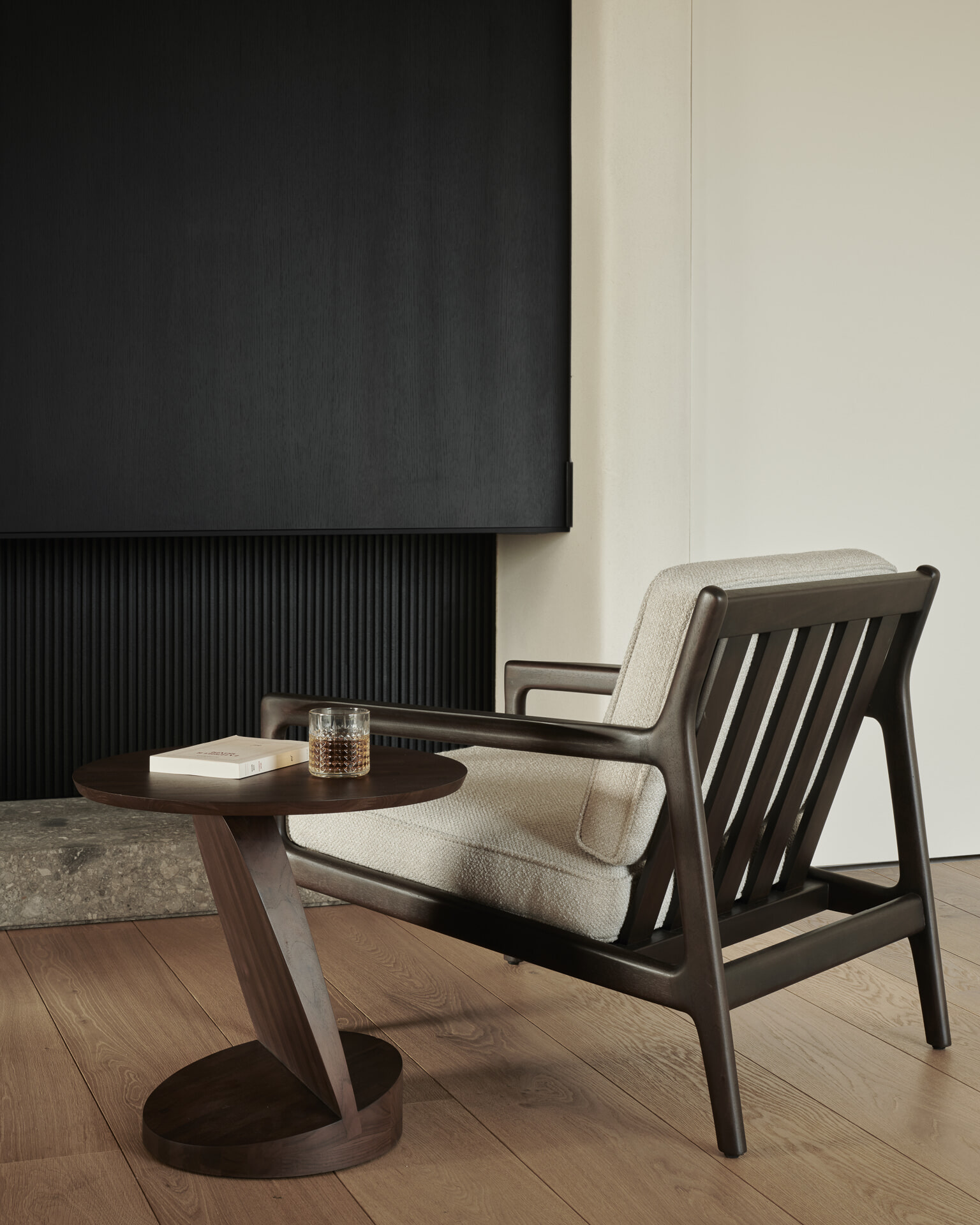 Ethnicraft Fauteuil 'Jack' Gevernist Mahoniehout, kleur Donkerbruin