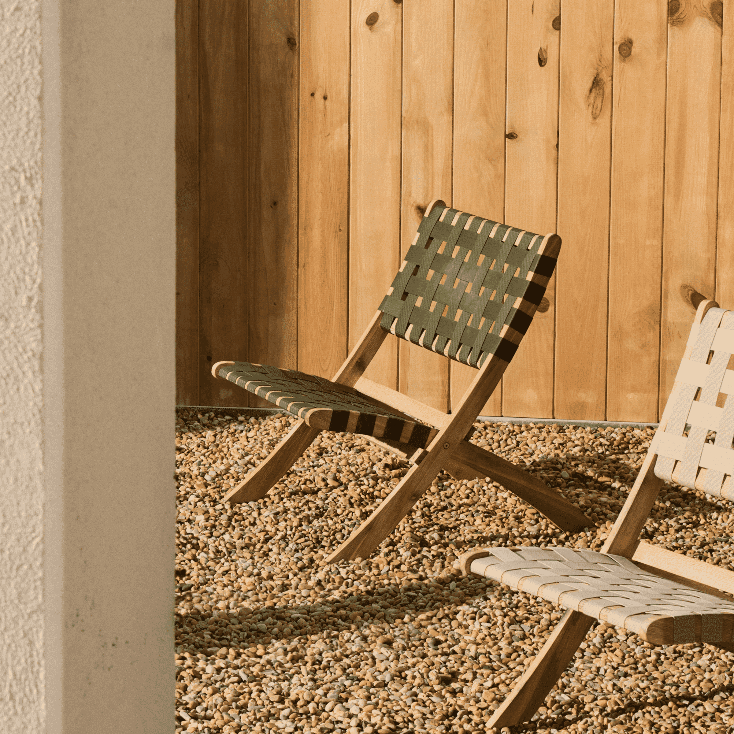 Kave Home Fauteuil 'Chabeli' Acaciahout, kleur Donkergroen