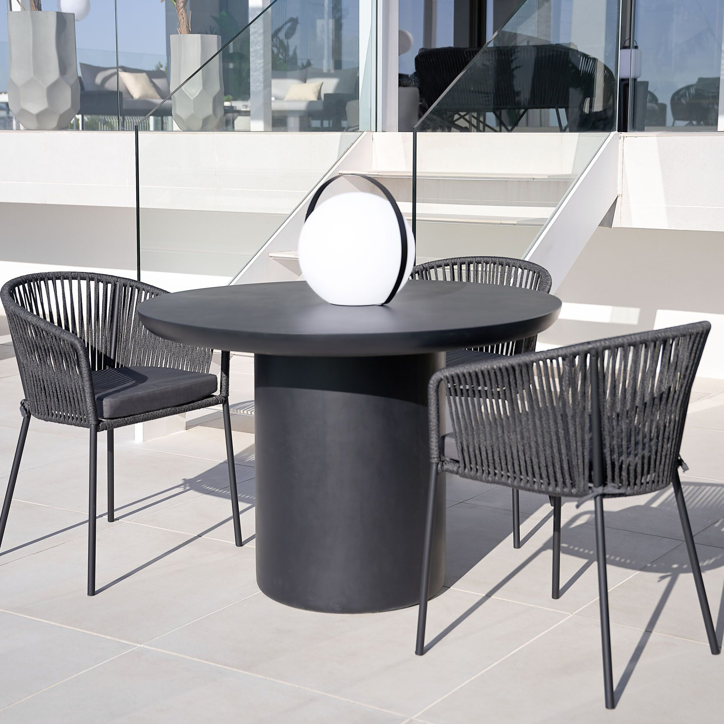 Kave Home Ronde Tuintafel 'Taimi' Ø110cm, kleur Zwart