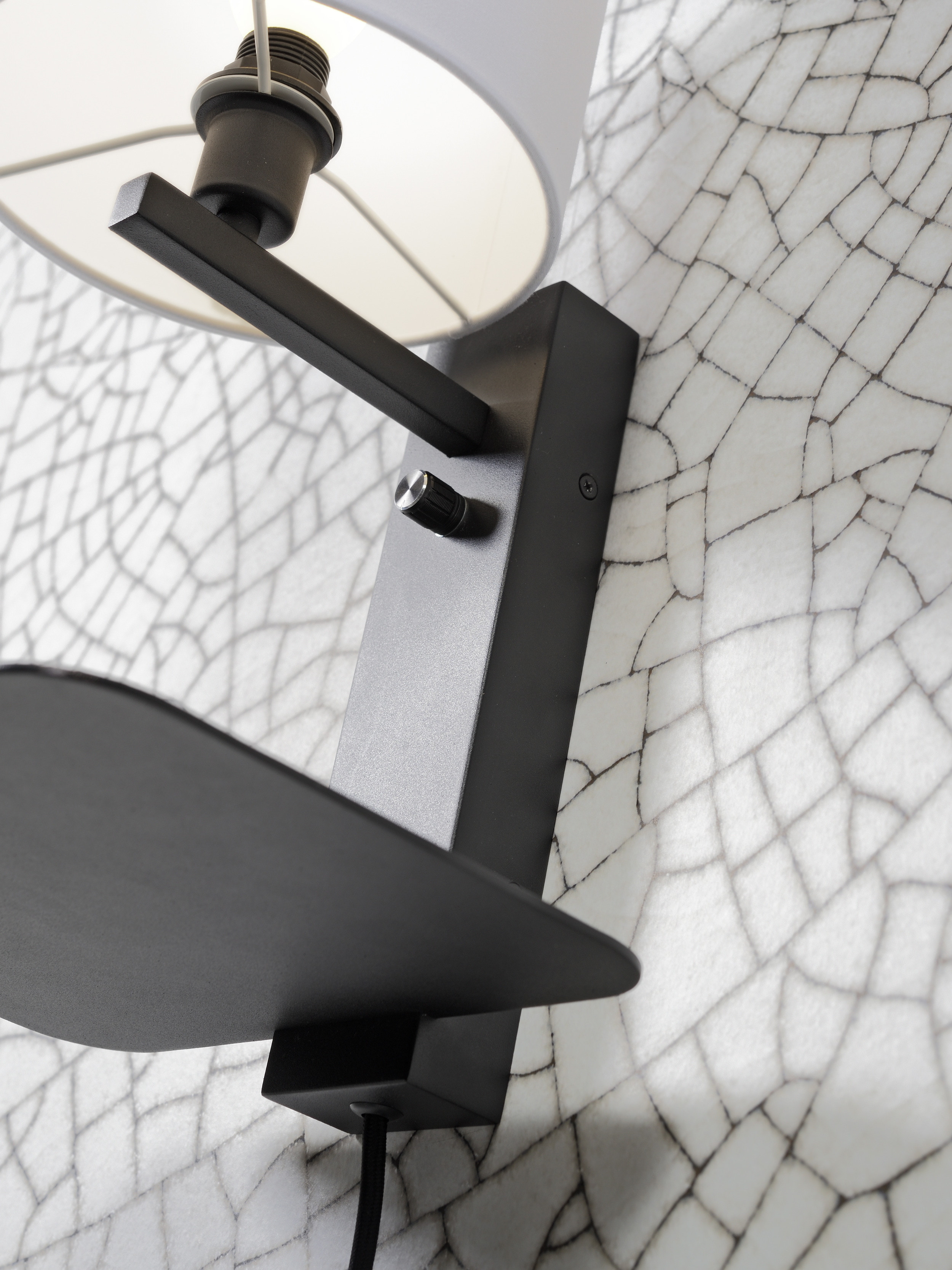 its about RoMi Wandlamp 'Florence' Met plank en USB, kleur Donkerbeige
