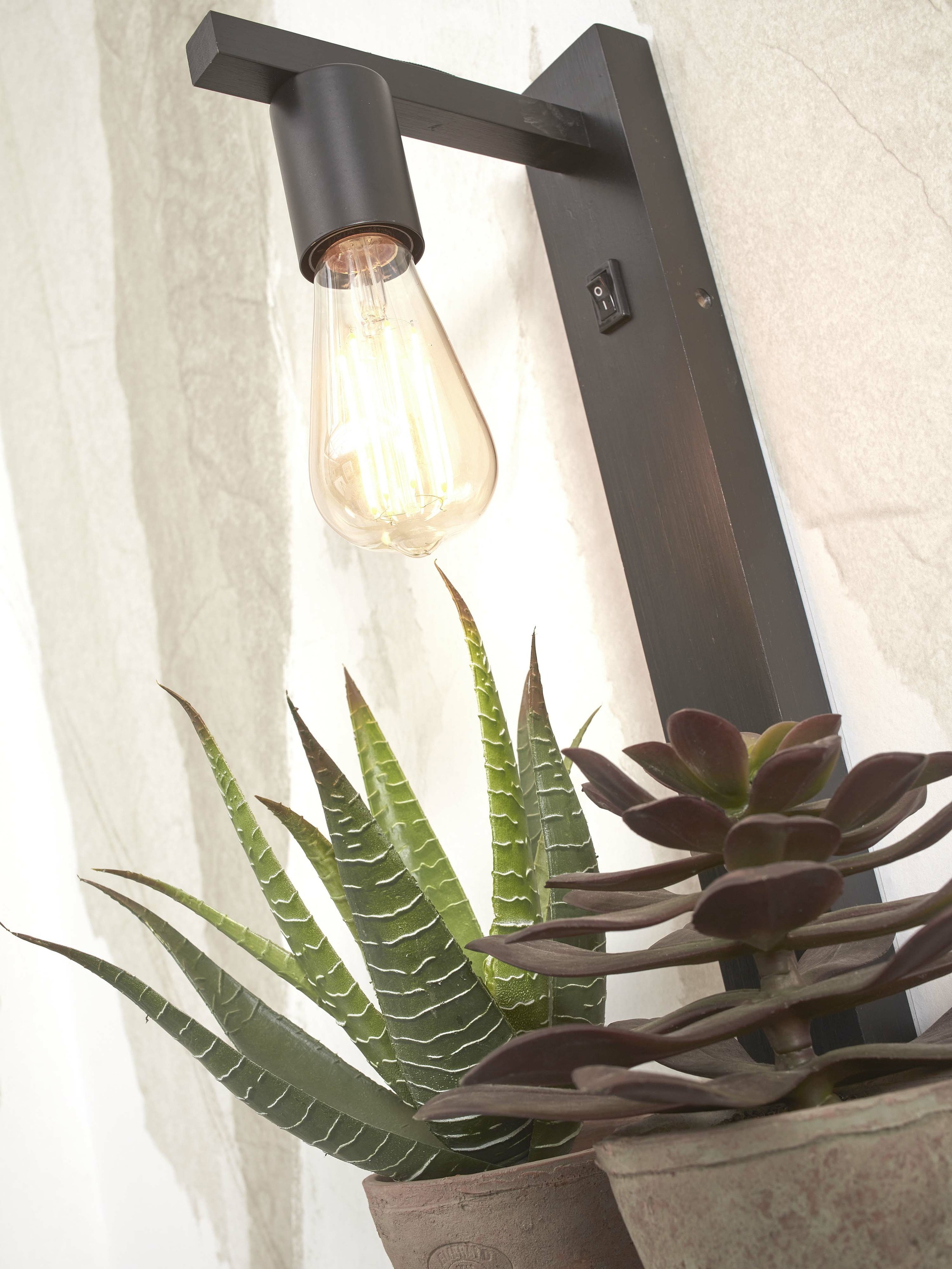 GOOD&MOJO Wandlamp 'Flores' Met plankje, Bamboe, kleur Zwart