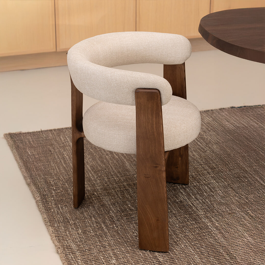 Kave Home Eetkamerstoel Granite Chenille en essenhout - Beige/Bruin - Japandi