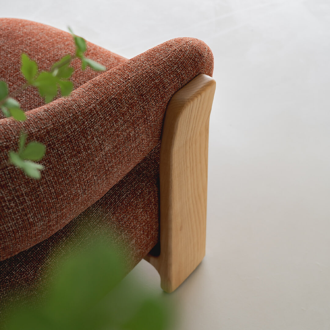 Kave Home Fauteuil 'Granite' Chenille en essenhout, kleur Terracotta