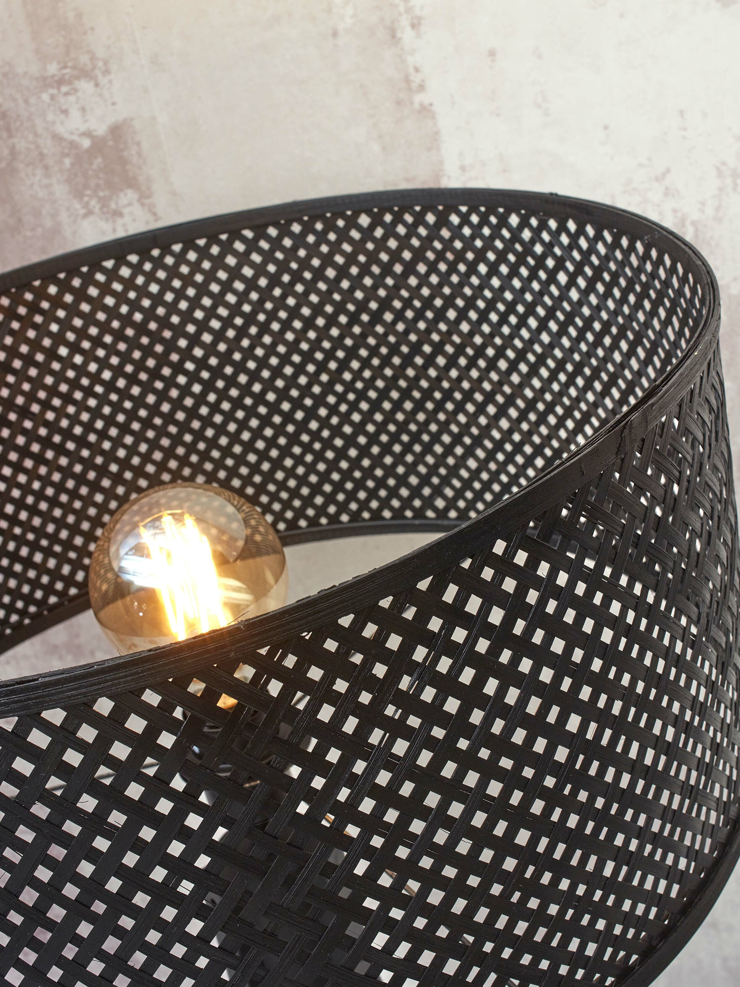 GOOD&MOJO Vloerlamp 'Java' Met 2 plankjes, Bamboe, 158cm, kleur Zwart