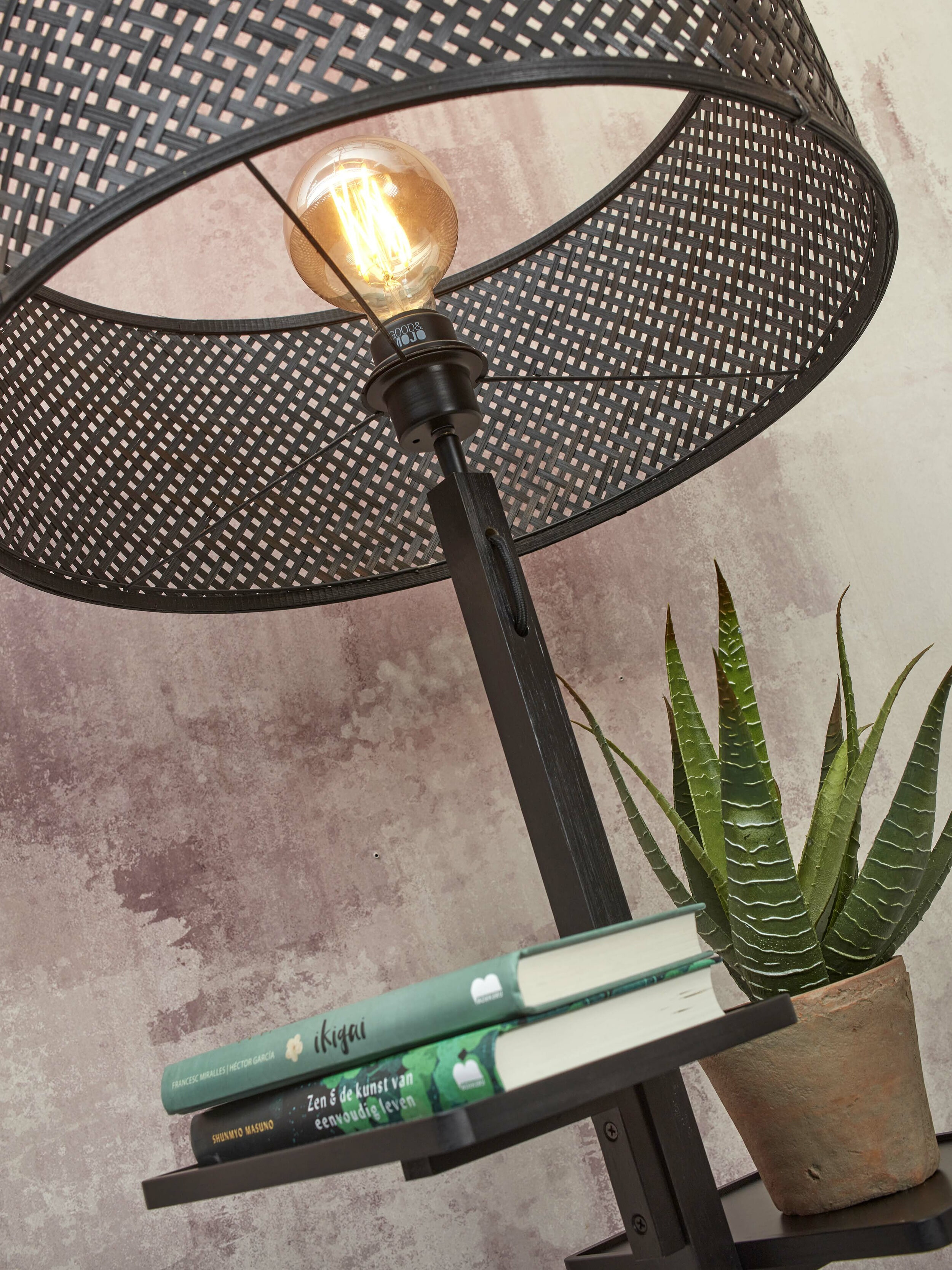 GOOD&MOJO Vloerlamp 'Java' Met 2 plankjes, Bamboe, 158cm, kleur Zwart