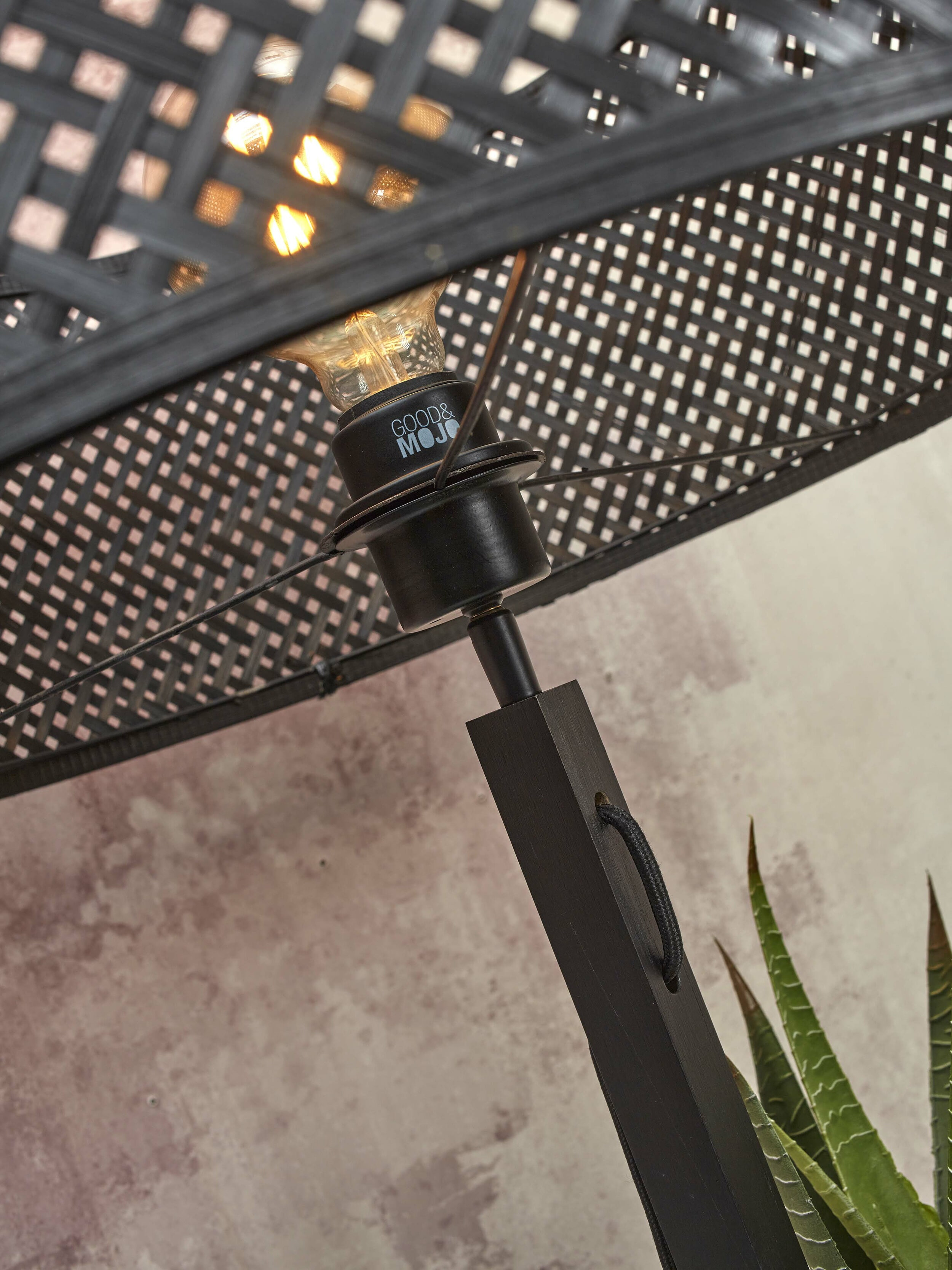GOOD&MOJO Vloerlamp 'Java' Met 2 plankjes, Bamboe, 158cm, kleur Zwart