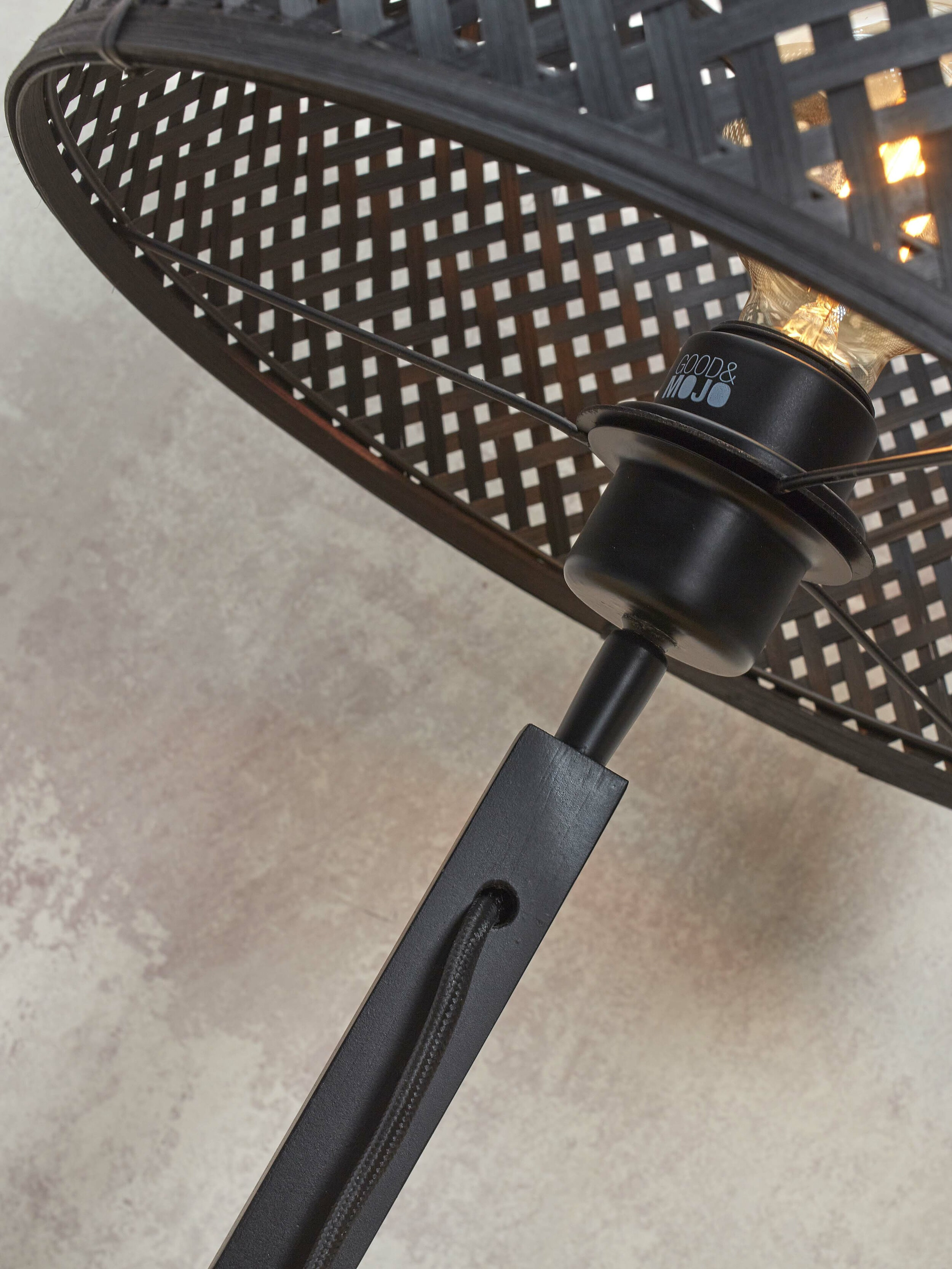 GOOD&MOJO Vloerlamp 'Java' Met 2 plankjes, Bamboe, 158cm, kleur Zwart