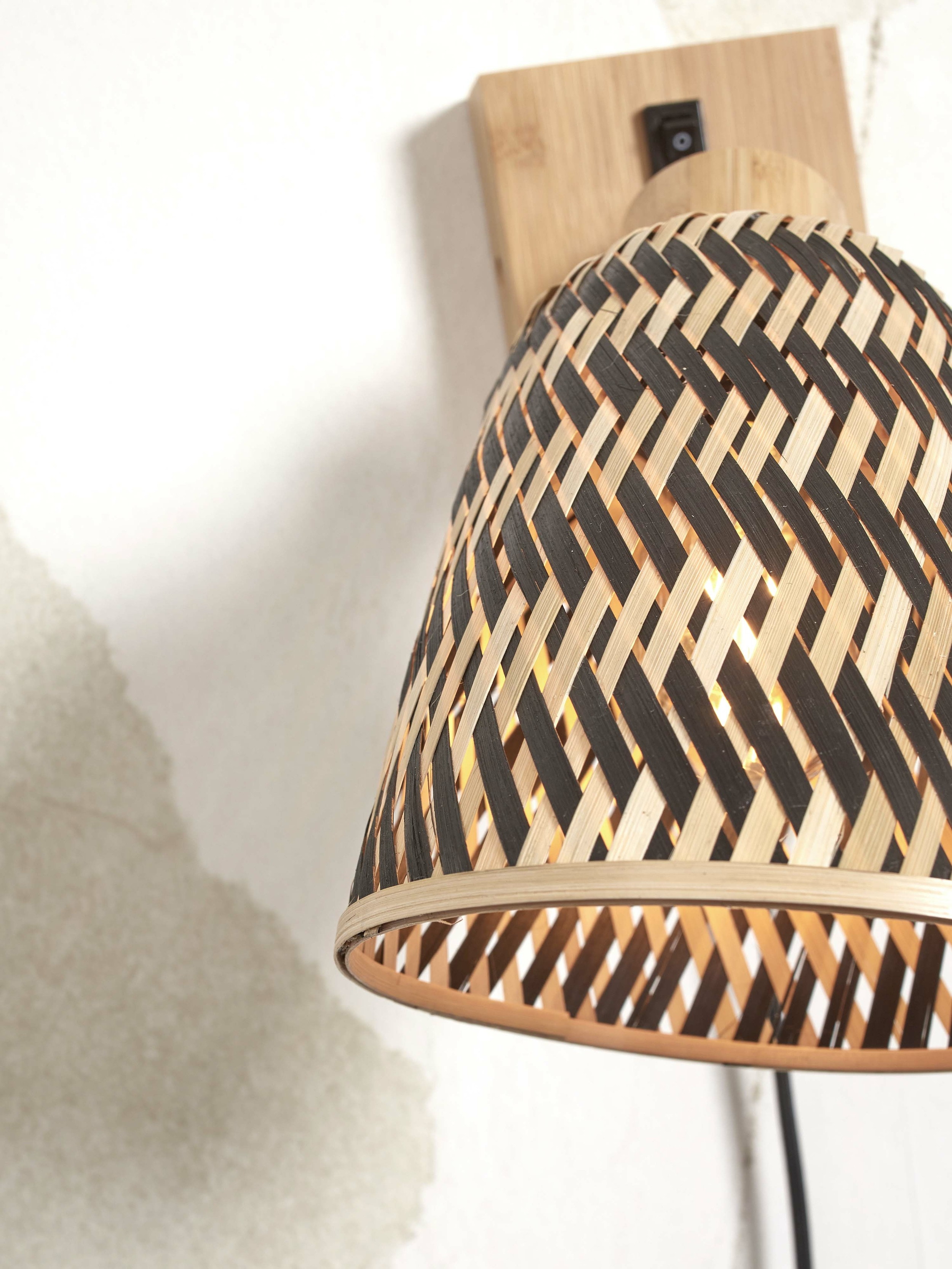 GOOD&MOJO Wandlamp 'Java' Bamboe, kleur Naturel/Zwart