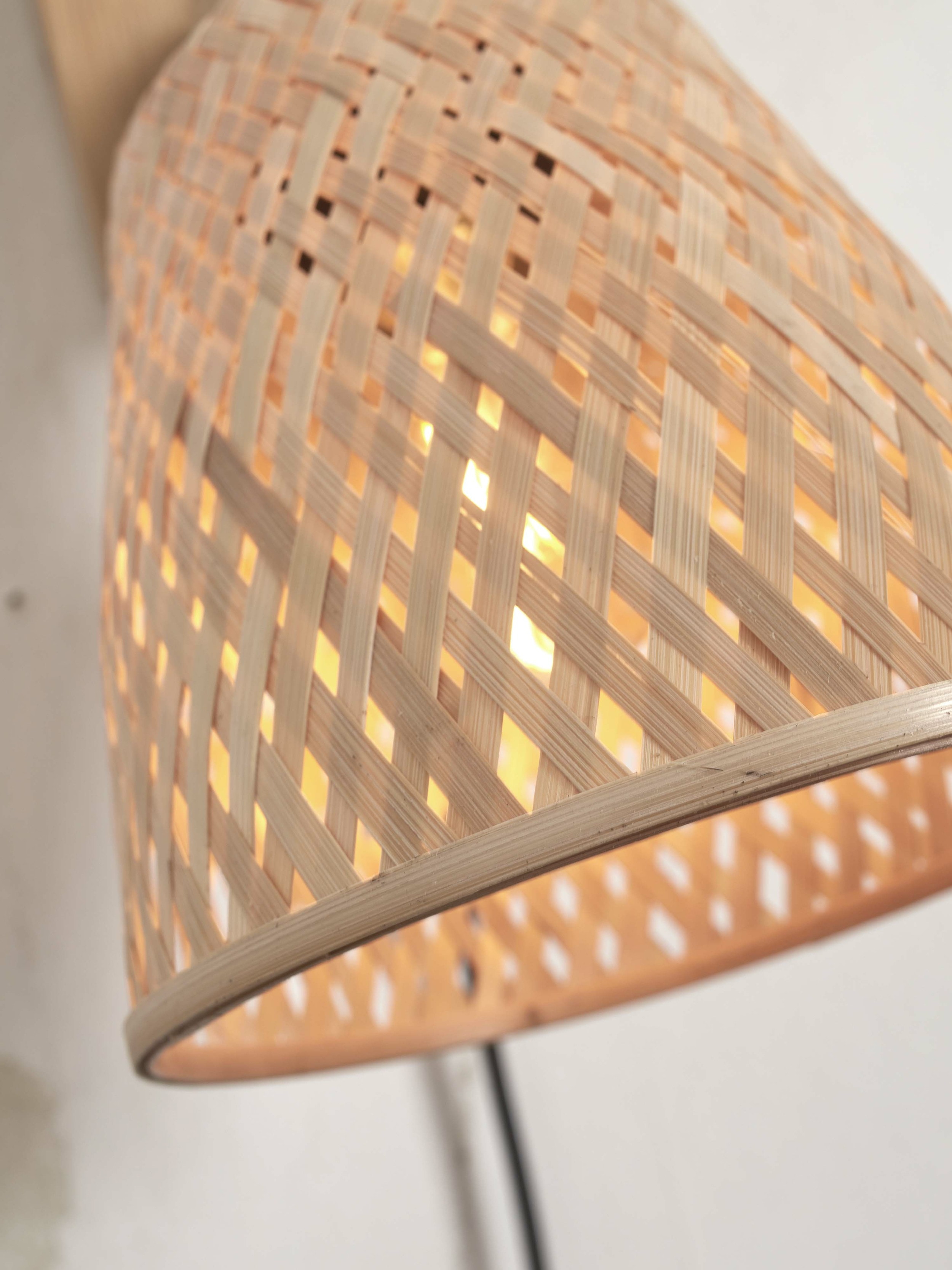 GOOD&MOJO Wandlamp 'Java' Bamboe, kleur Naturel/Zwart